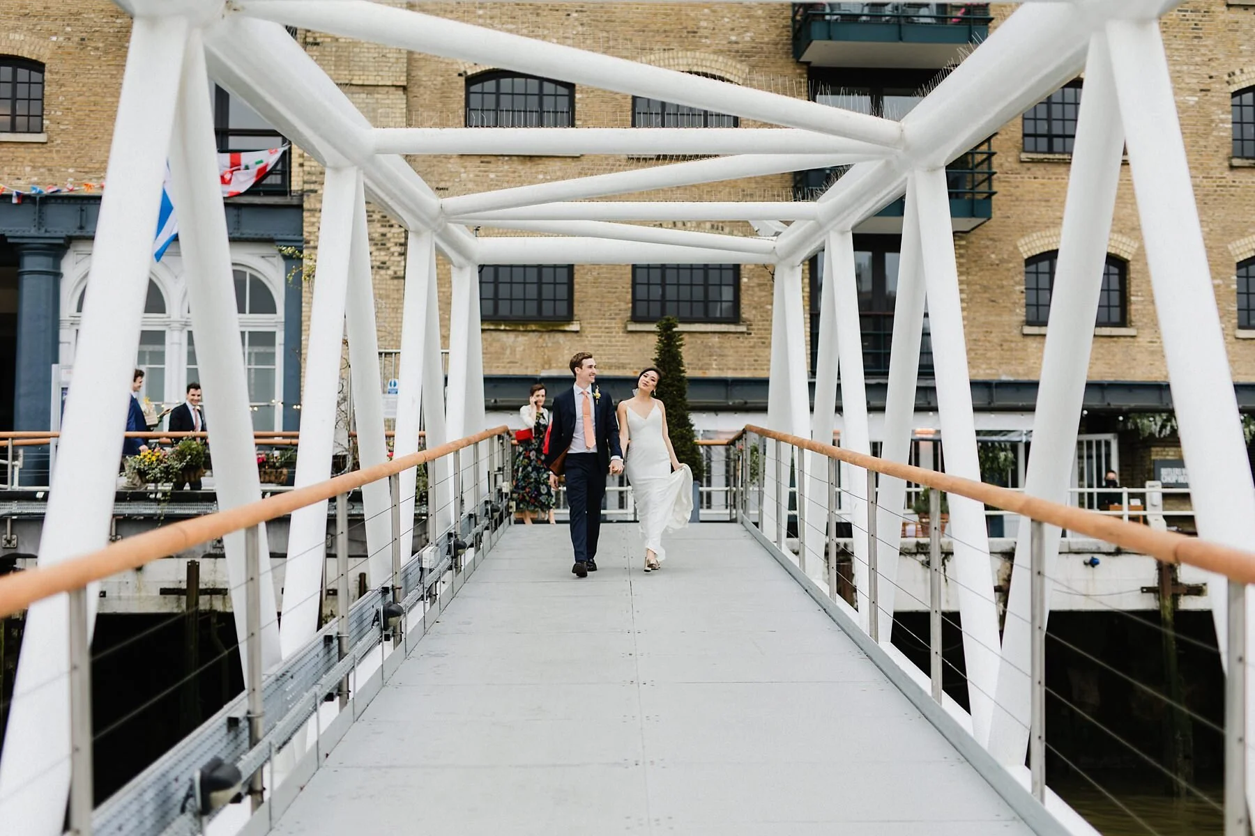 Wedding Photography in London with a Thames river cruise_0042.jpg