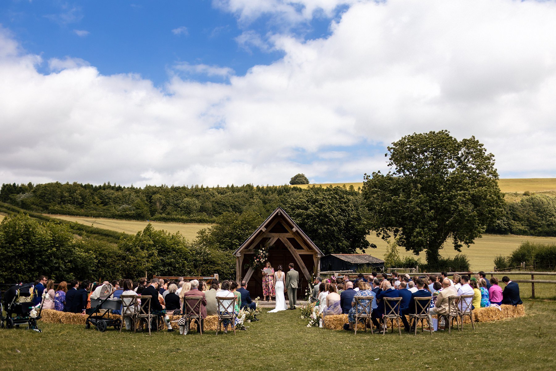 bowerchalke-barn-wedding-photography-emily-sam_0010.jpg