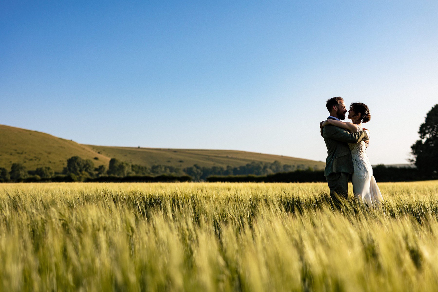 bowerchalke-barn-wedding-photography-emily-sam_0030.jpg