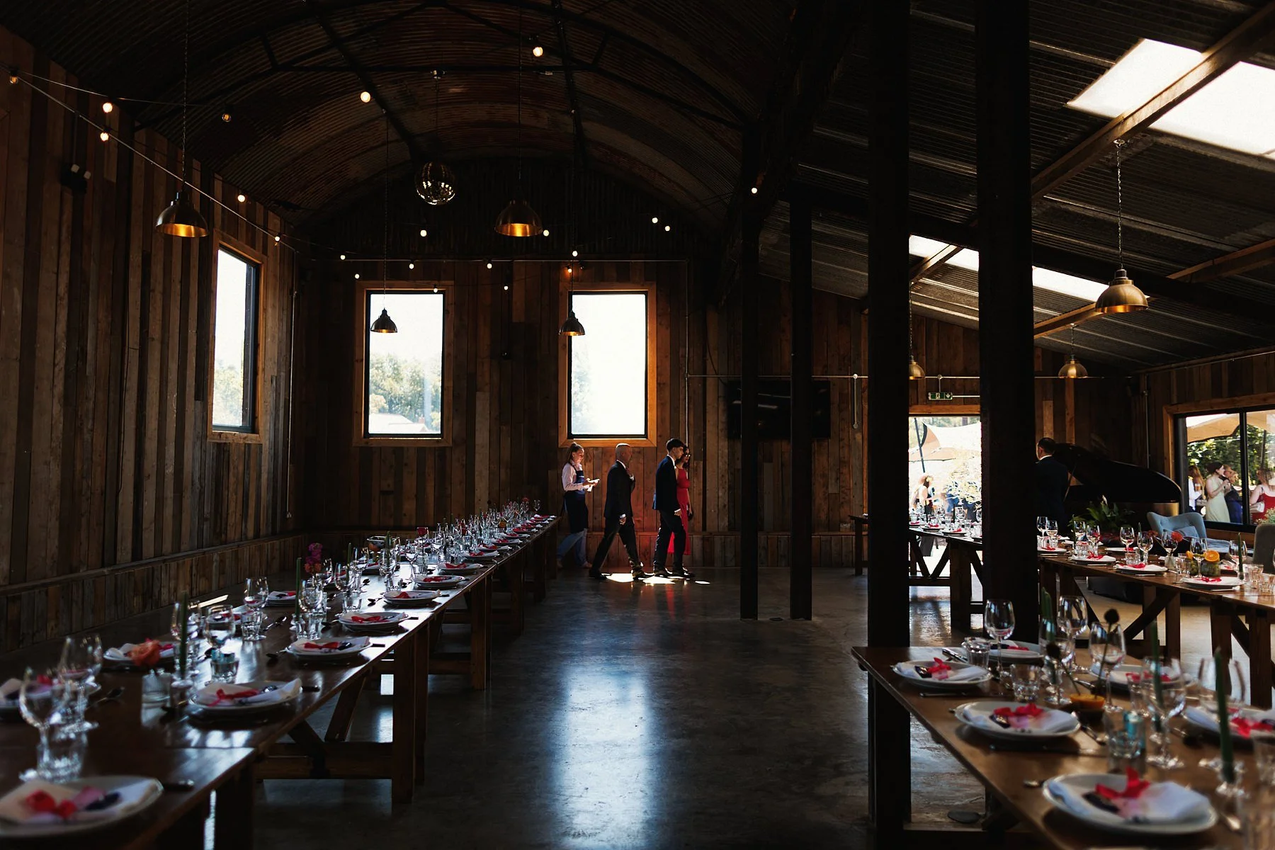 Bottle-and-glass-inn-wedding-photography_0002.jpg