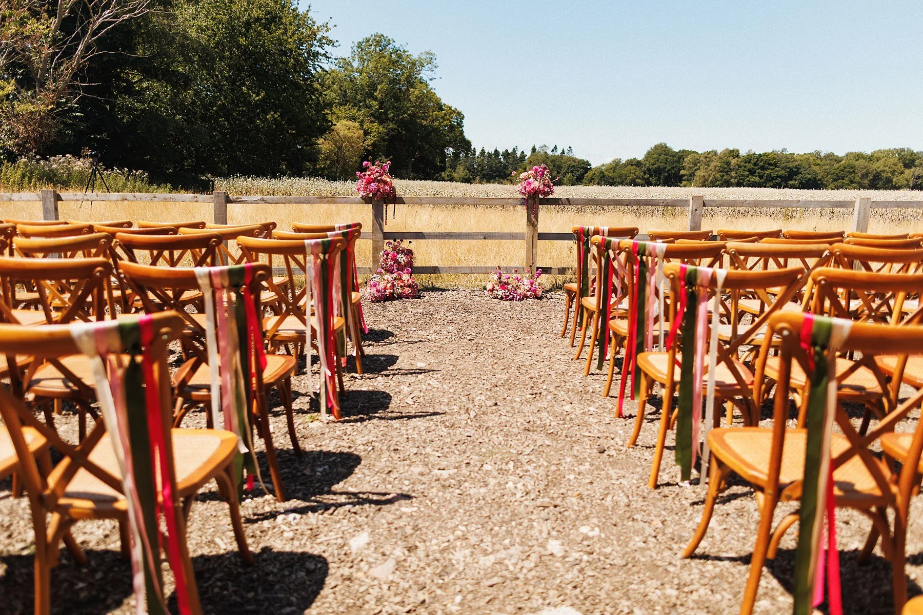 Bottle-and-glass-inn-wedding-photography_0004.jpg