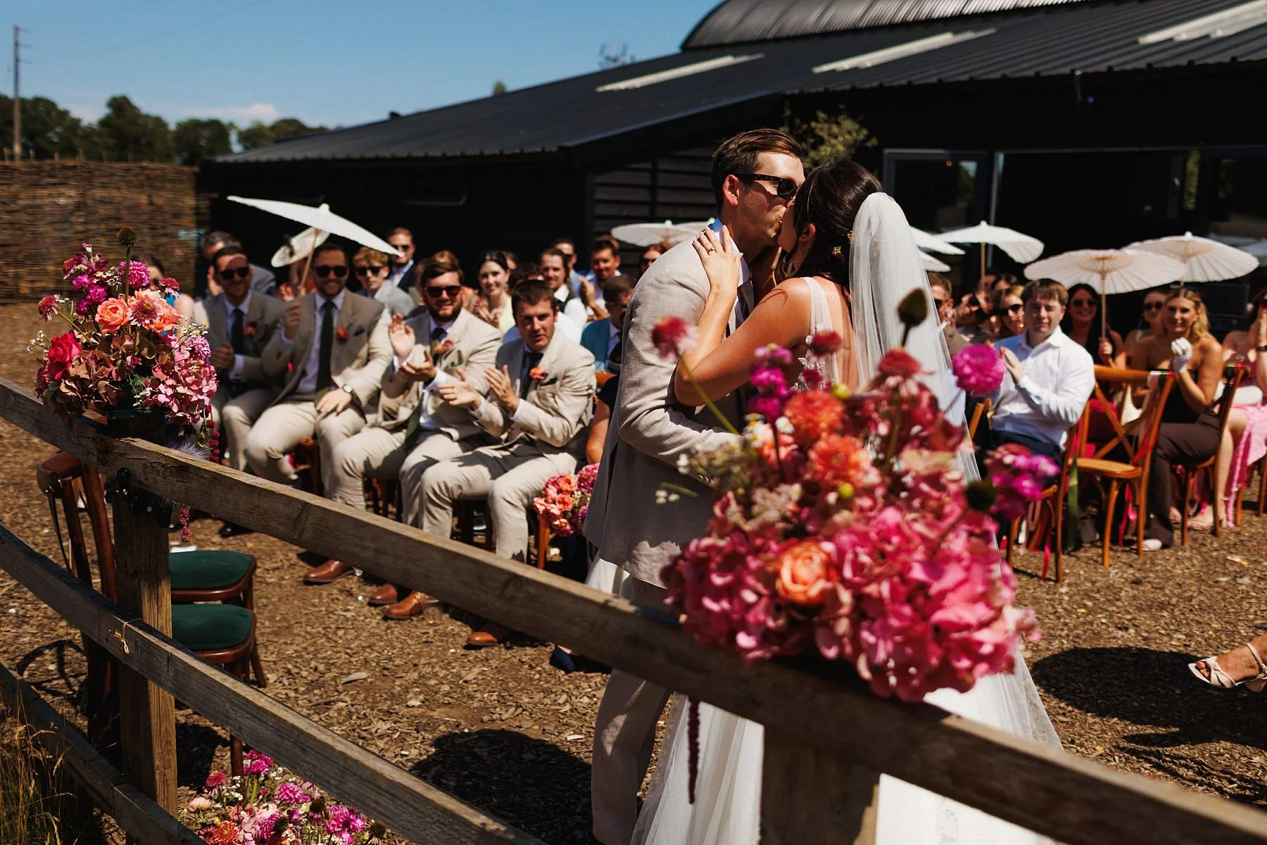 Bottle-and-glass-inn-wedding-photography_0015.jpg