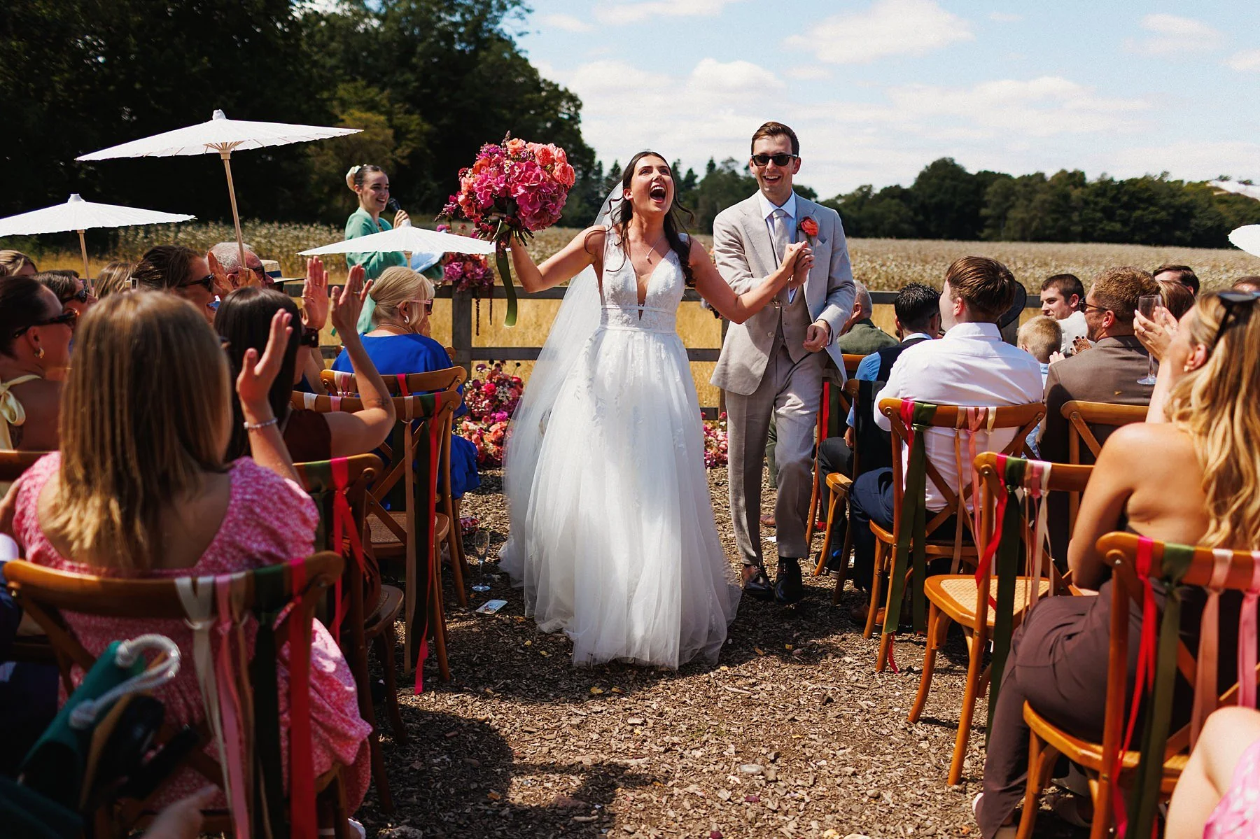 Bottle-and-glass-inn-wedding-photography_0016.jpg
