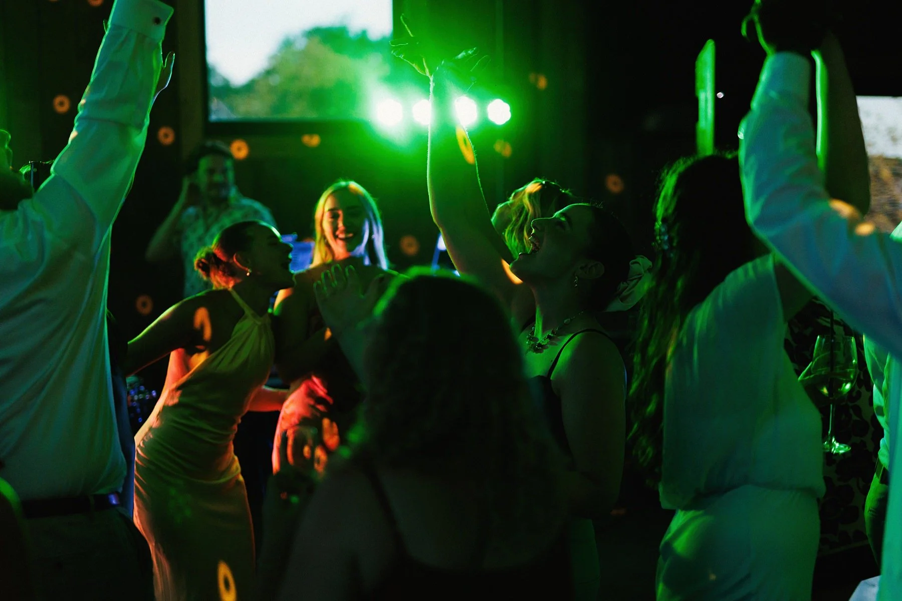 Bottle-and-glass-inn-wedding-photography_0048.jpg