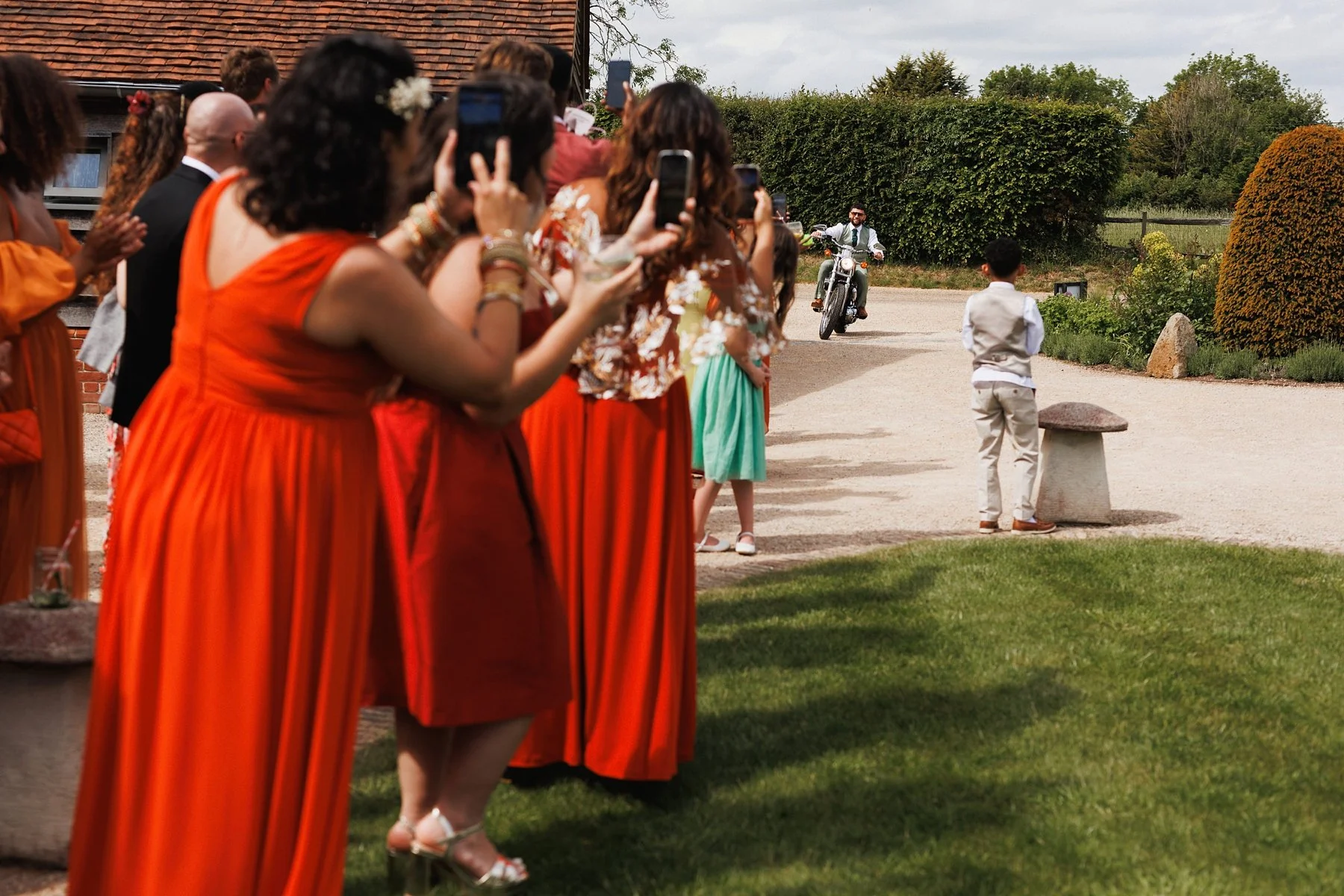rackleys-chiltern-hills-documentary-wedding-photos_0024.jpg
