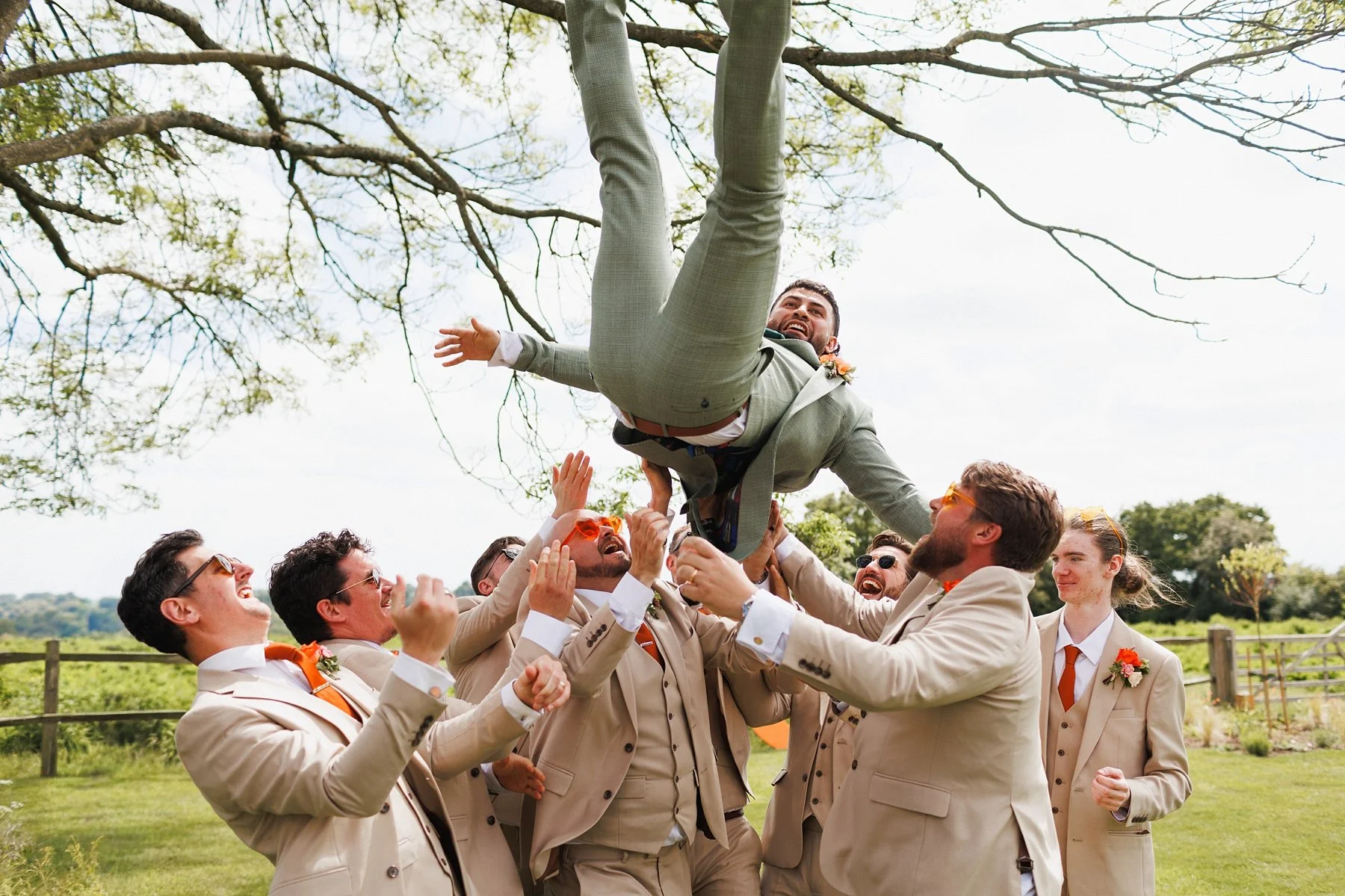rackleys-chiltern-hills-wedding-bridal-party-photos_0023.jpg
