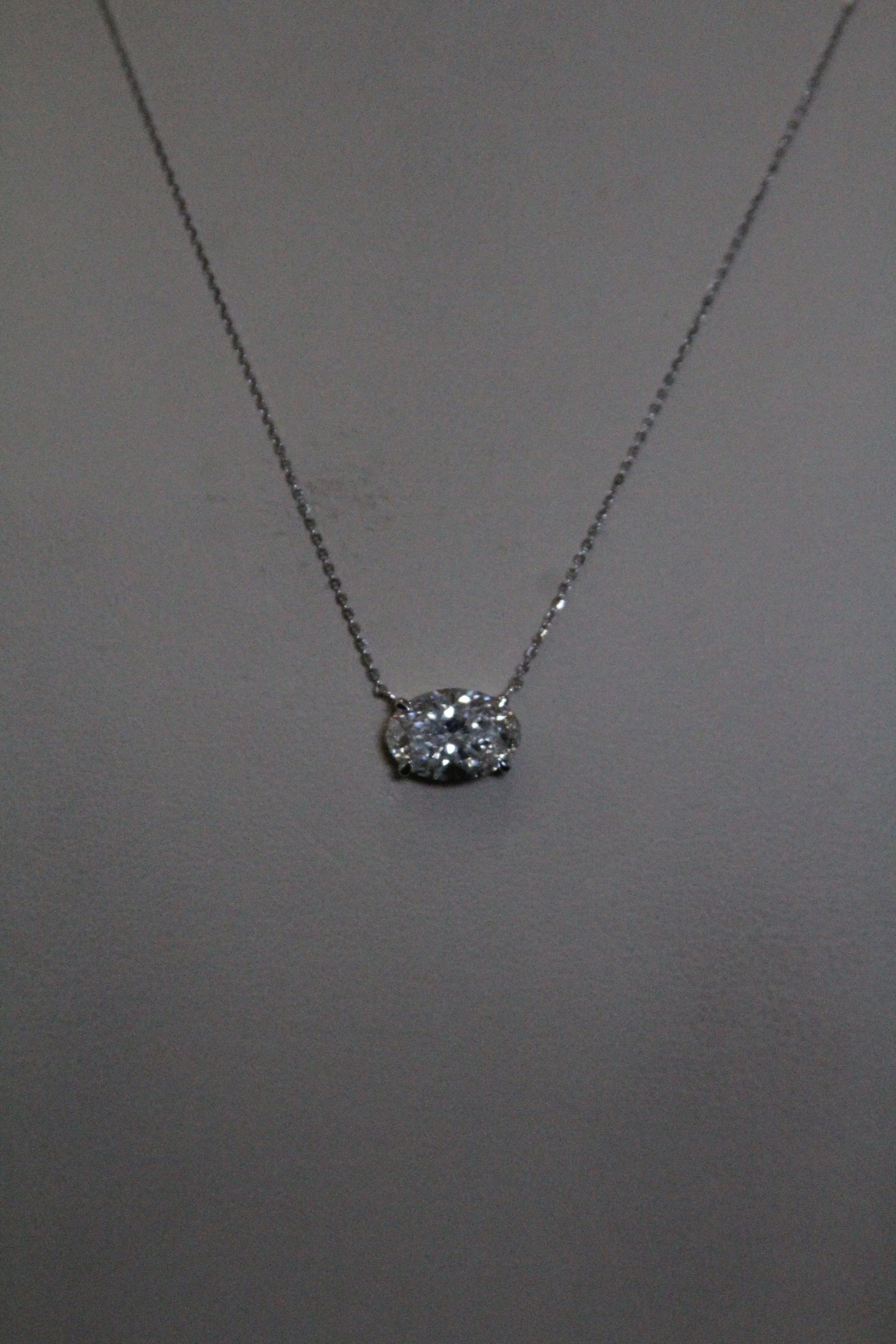 Luméa II – 14K White Gold Oval Diamond Pendant Necklace