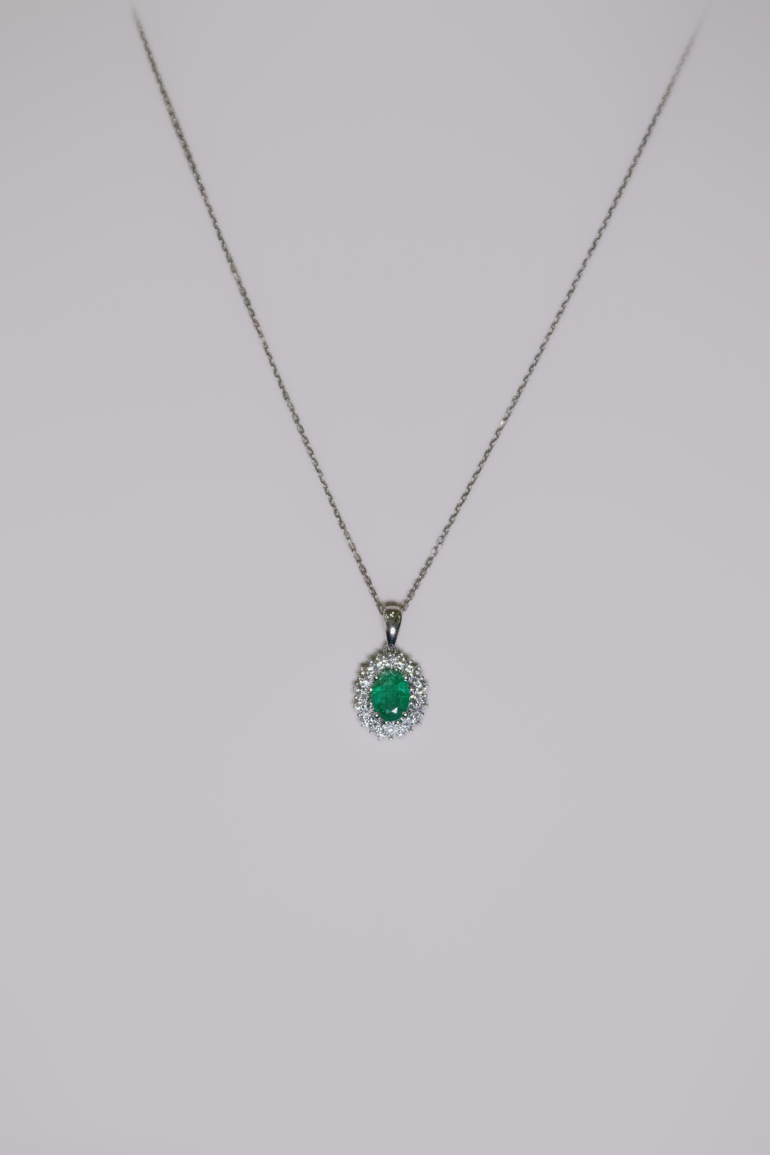 Emerald pendant 2Cortes 01-26.jpg