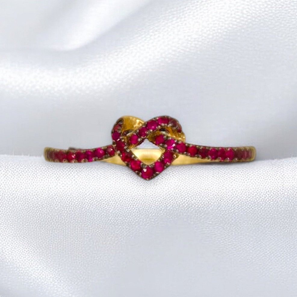 18k Yellow Gold Ruby Heart Ring