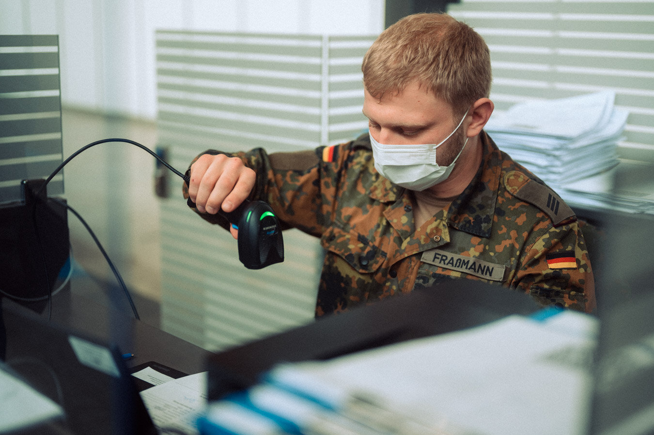 Soldaten im Zentralen Impfzentrum Karlsruhe [1/5]