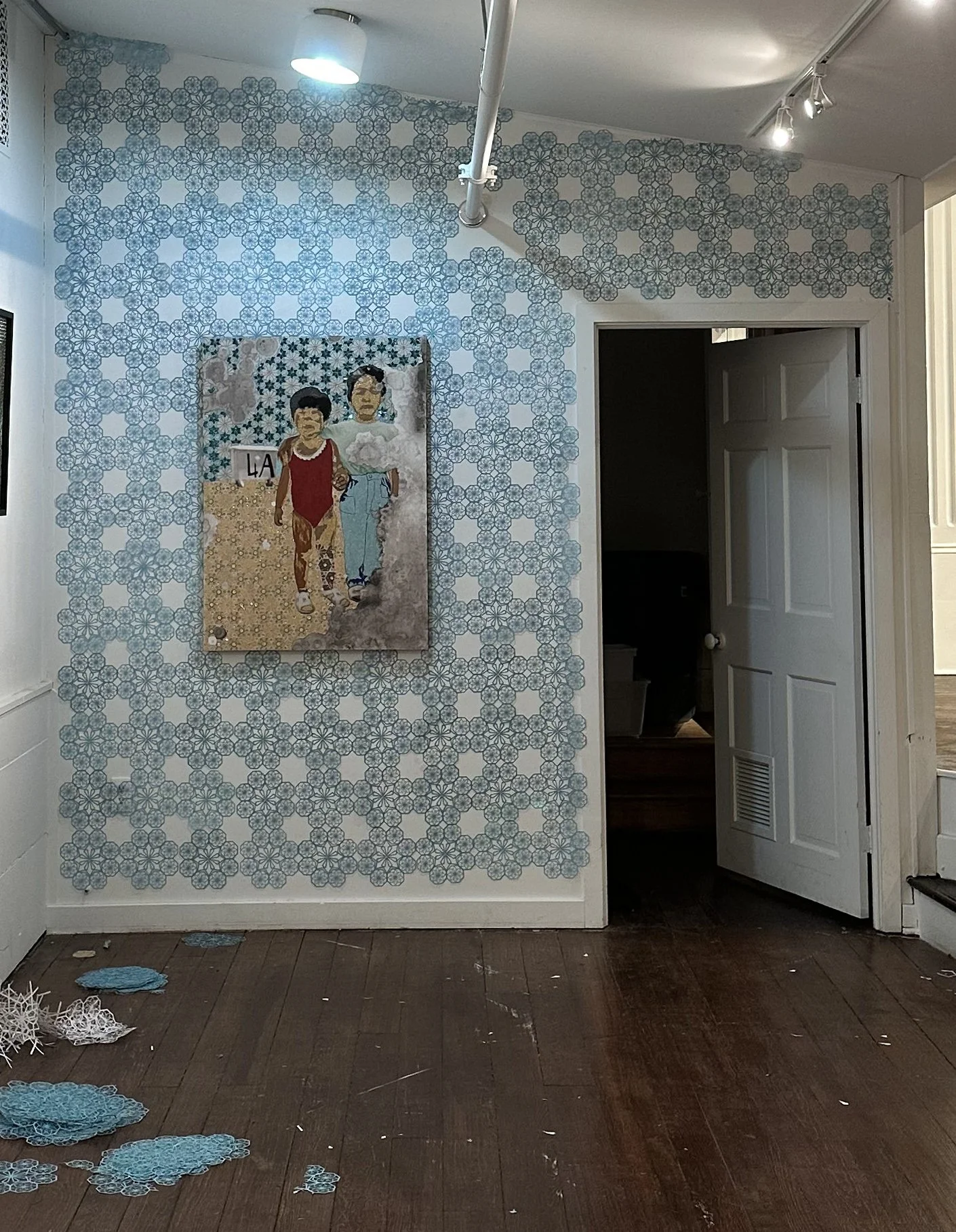 03_Wall Pattern with painting.jpg