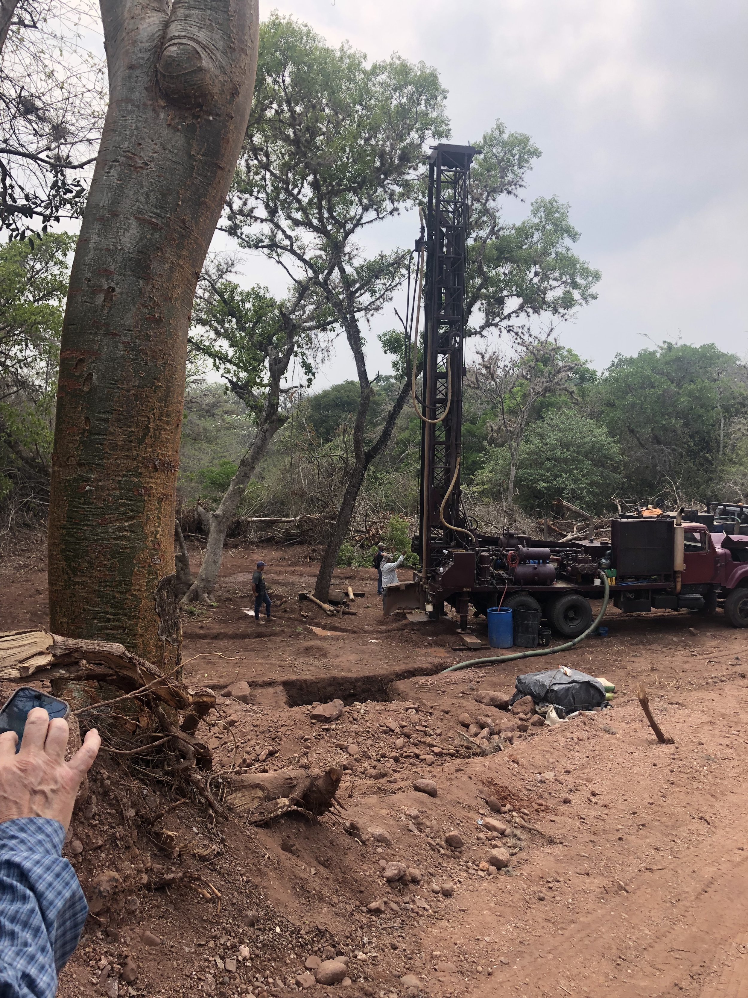 Drilling rig starting up Quebrada Grande.jpg