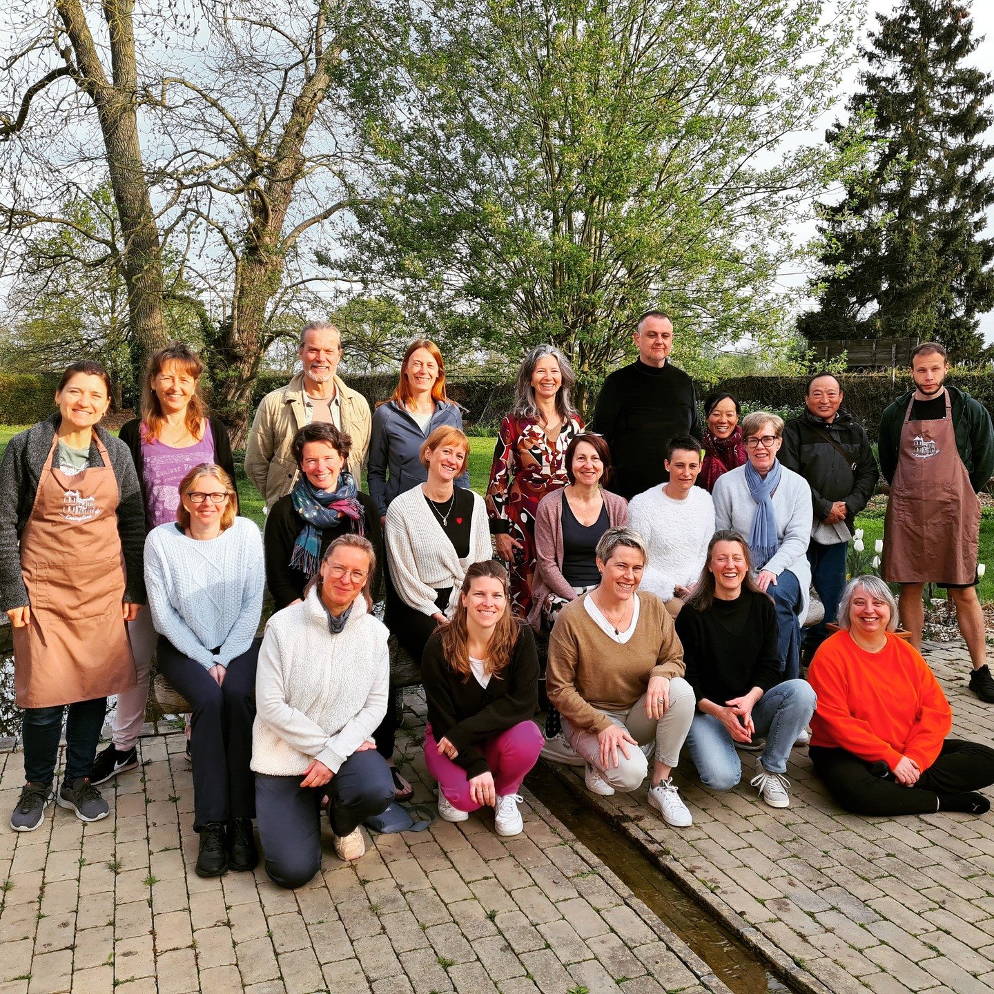Het was zo goed om&hellip;echt te verbinden &ndash; met onszelf, elkaar en de stilte van de natuur. Langzaam te ont-wikkelen - als een bloem die zich opent voor de zon. Te delen wat ons raakt, en samen ruimte te houden om te helen. Tranen van herkenn