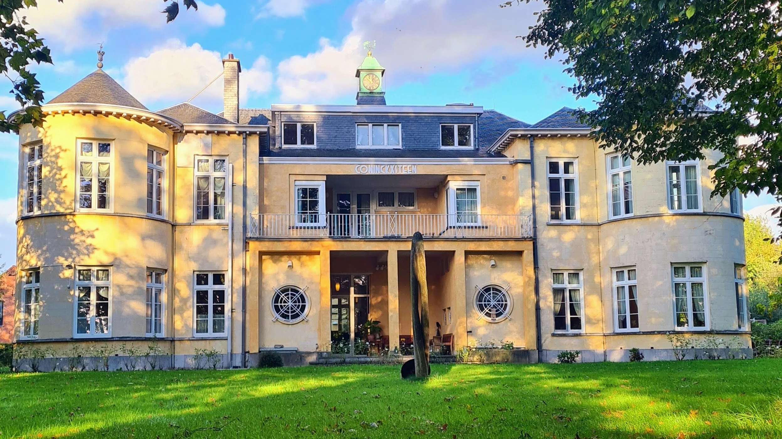 Koningsteen center is de locatie van de kolibrie retraite.