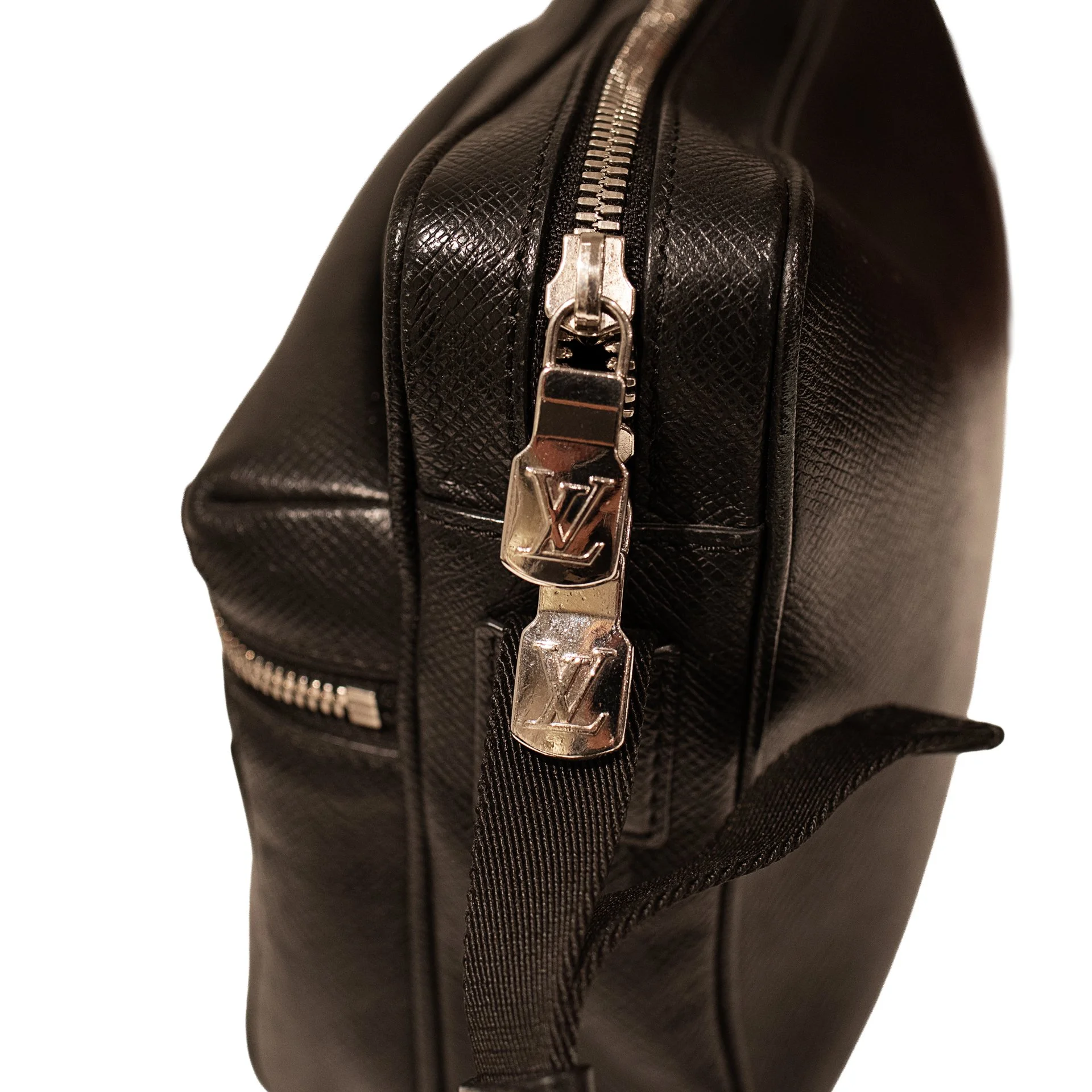 LVCrossbodyBag9.jpg
