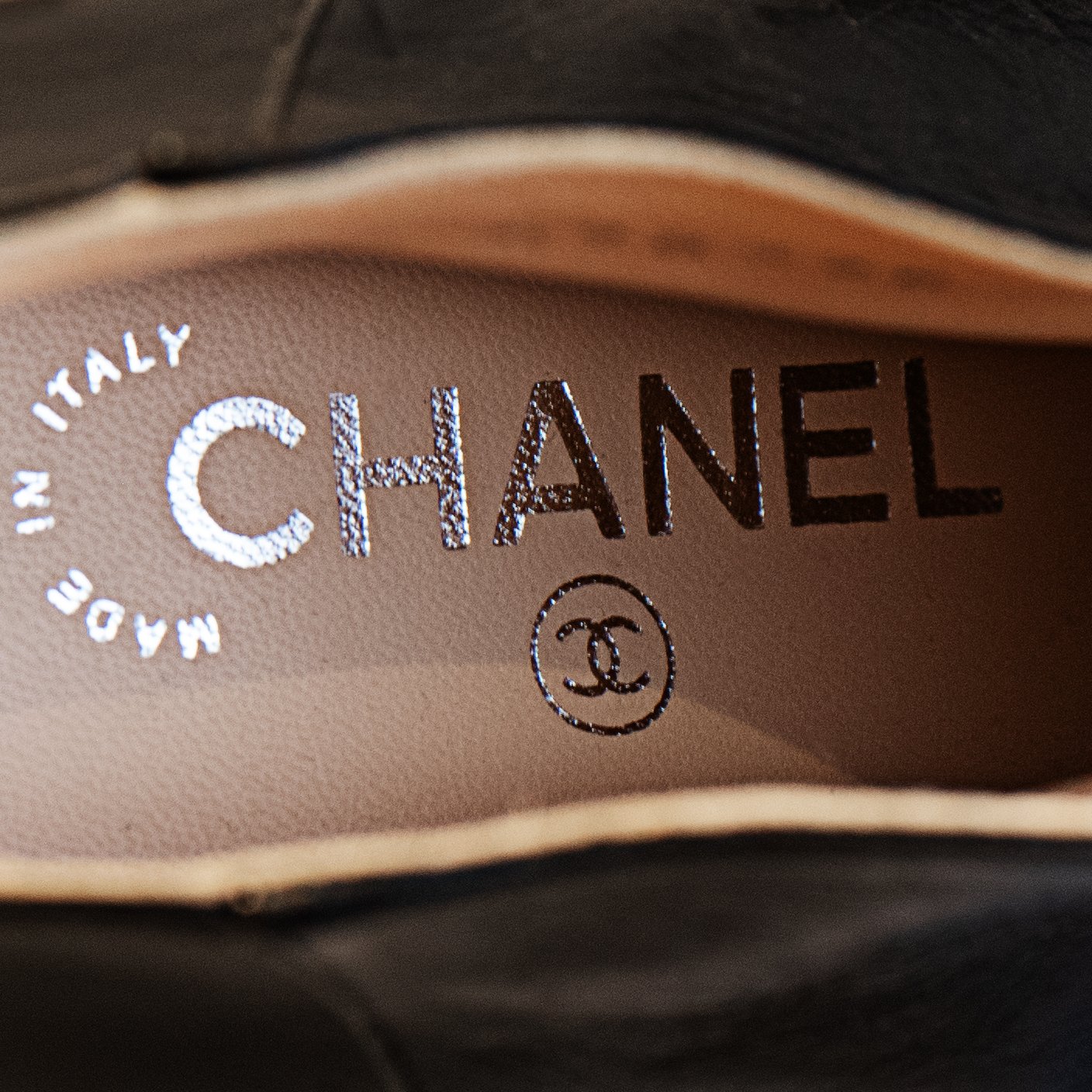 Chanelboots7.jpg