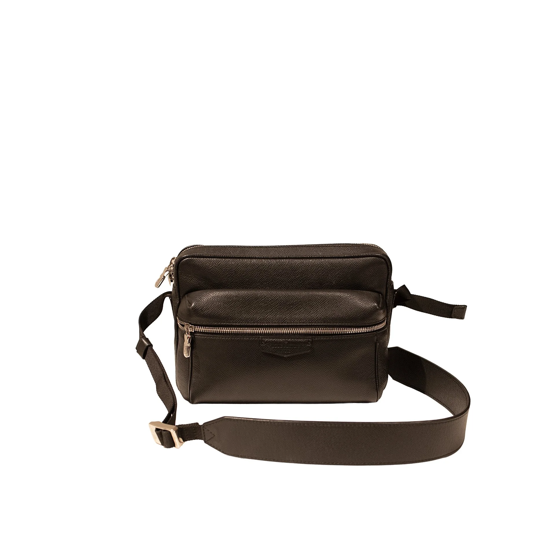 Louis Vuitton Taiga Messenger Bag