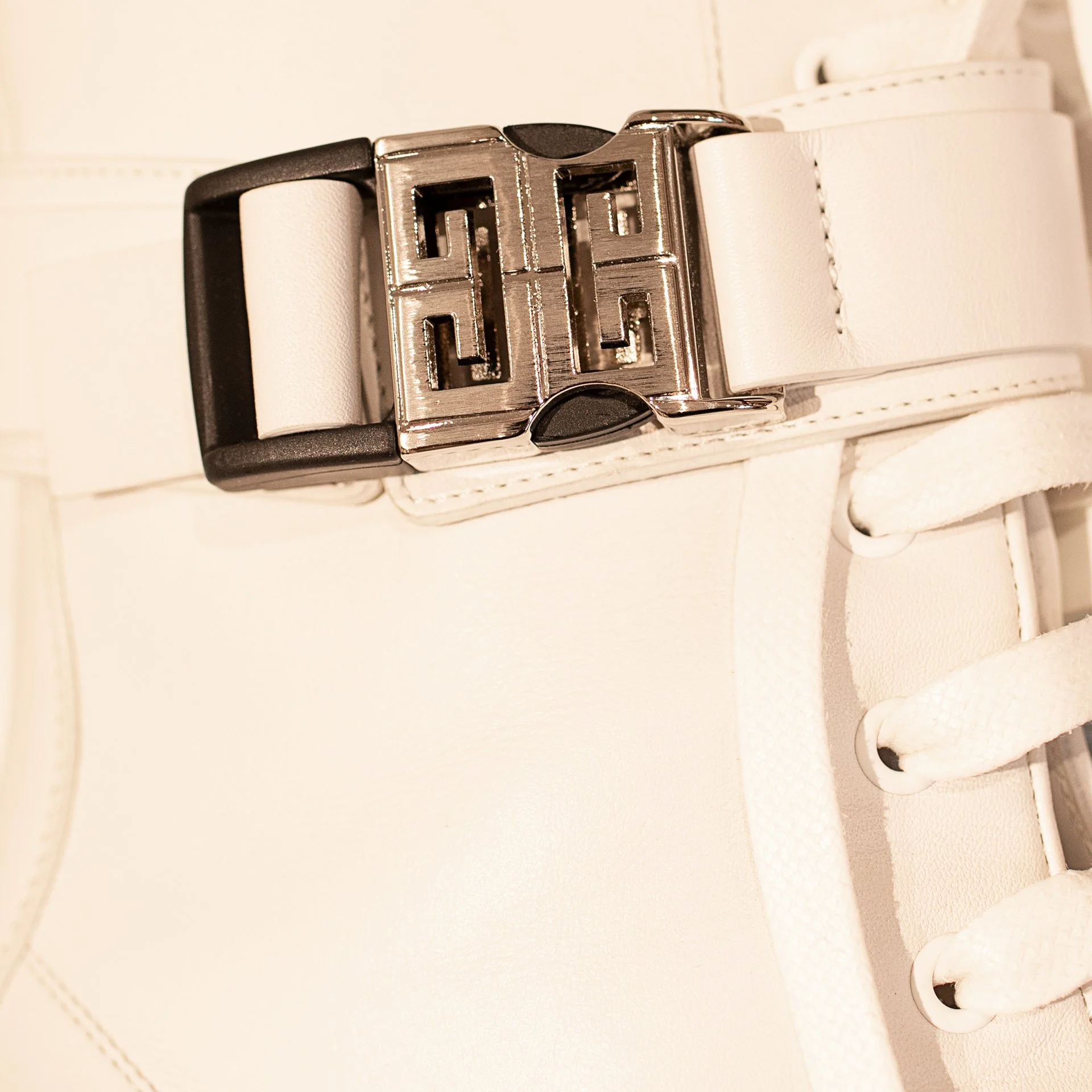 GivenchyWhite11.jpg