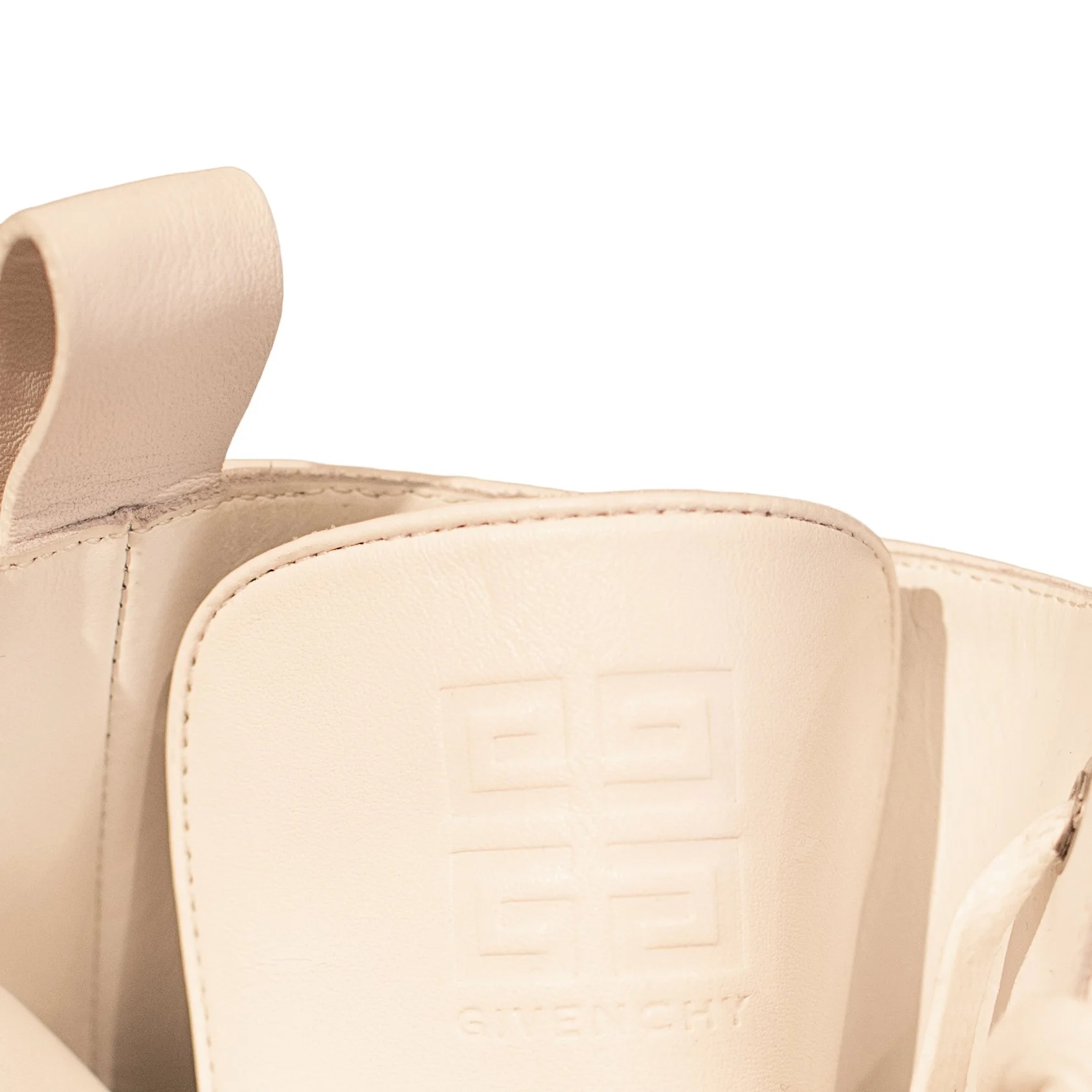 GivenchyWhite13.jpg