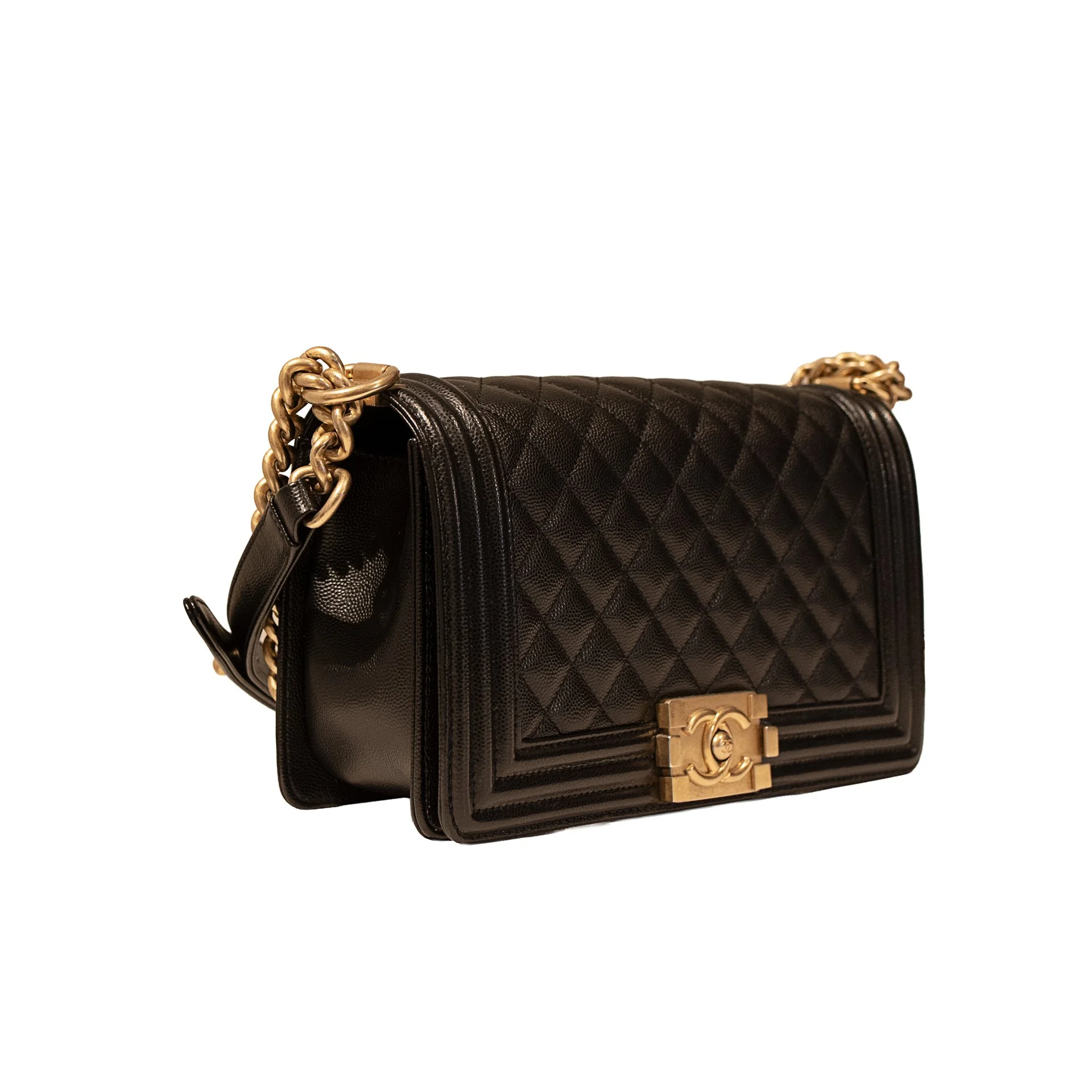 ChanelBlacjBagwithGoldChin4.jpg