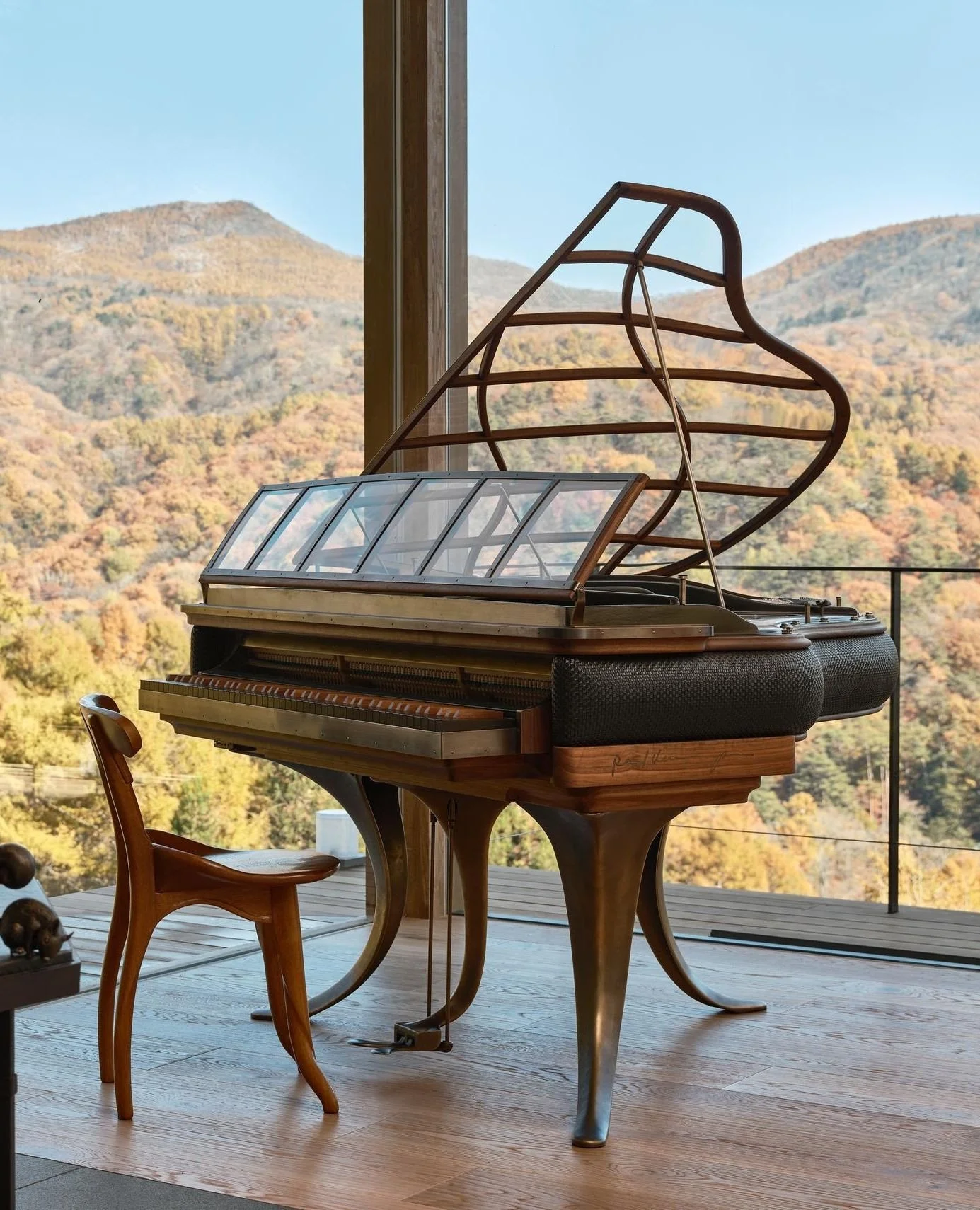 We create bespoke sculptural masterpieces, tailored to your vision. Whether you seek refined elegance or a striking statement piece, each PH Piano is a testament to artistry and innovation.⁠
⁠
Accompanied by a Certificate of Authenticity, every PH Pi