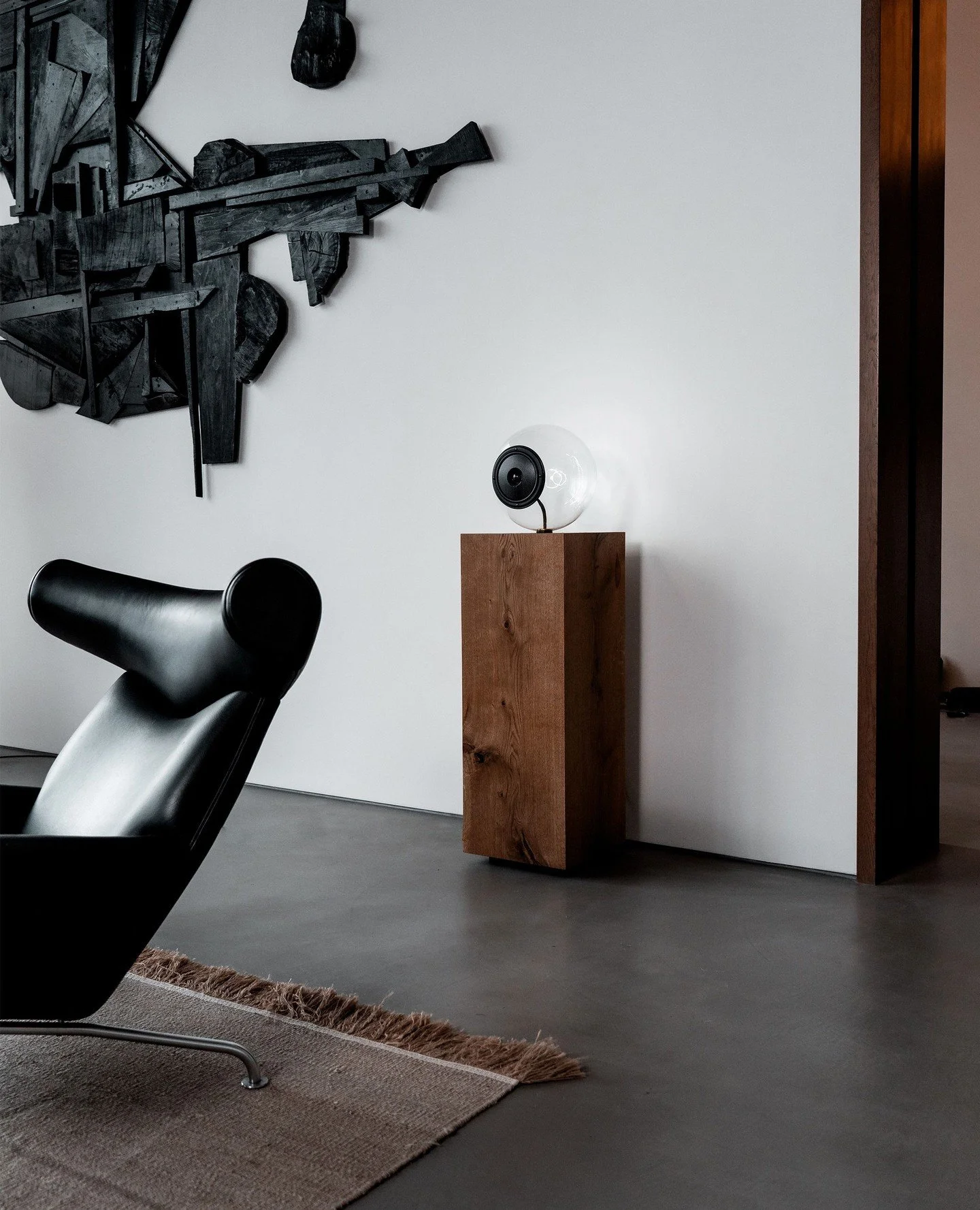 Glass Ball Speaker: Integrating Music and Interior through captivating sound and sculptural forms.⁠
⁠
A calm presence with clear, room-filling sound. Each 300 mm mouth-blown sphere is hand-shaped, then coupled to discreet electronics and a full-range