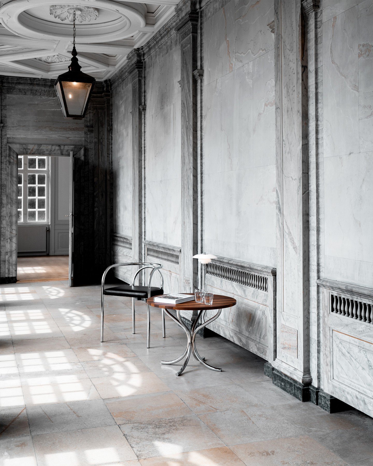 A retro-modern design classic. The PH Chair, designed in 1932, represented a revolution in modern chair design by seamlessly combining form and function in a way that was previously unseen. With its refined and elegant appearance, this chair has stoo