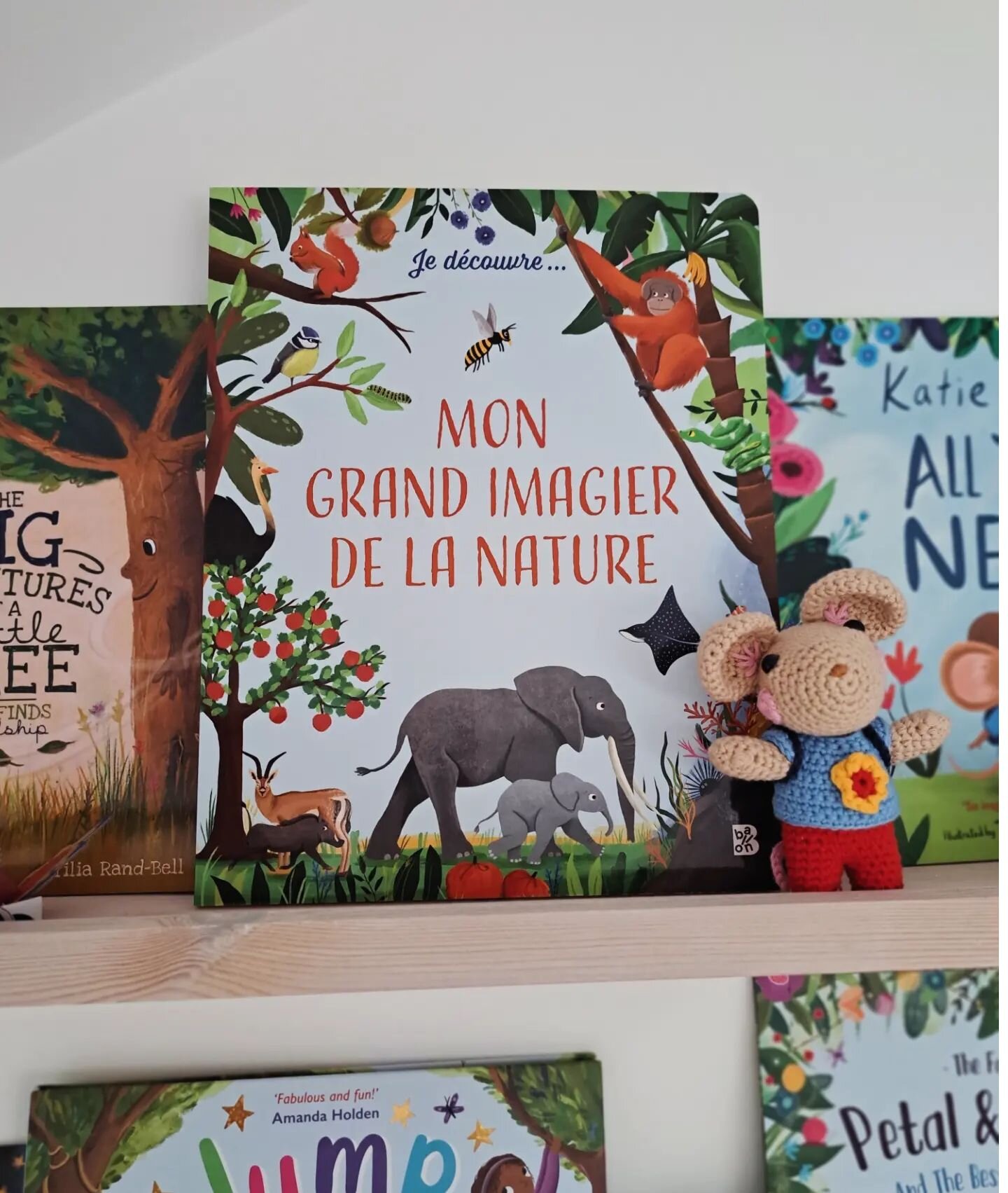 Lovely to receive my first board book. 
A big nature learning book full of different types of animals. 

Published with @standaard_uitgeverij 
@_bright_agency 
@robs5