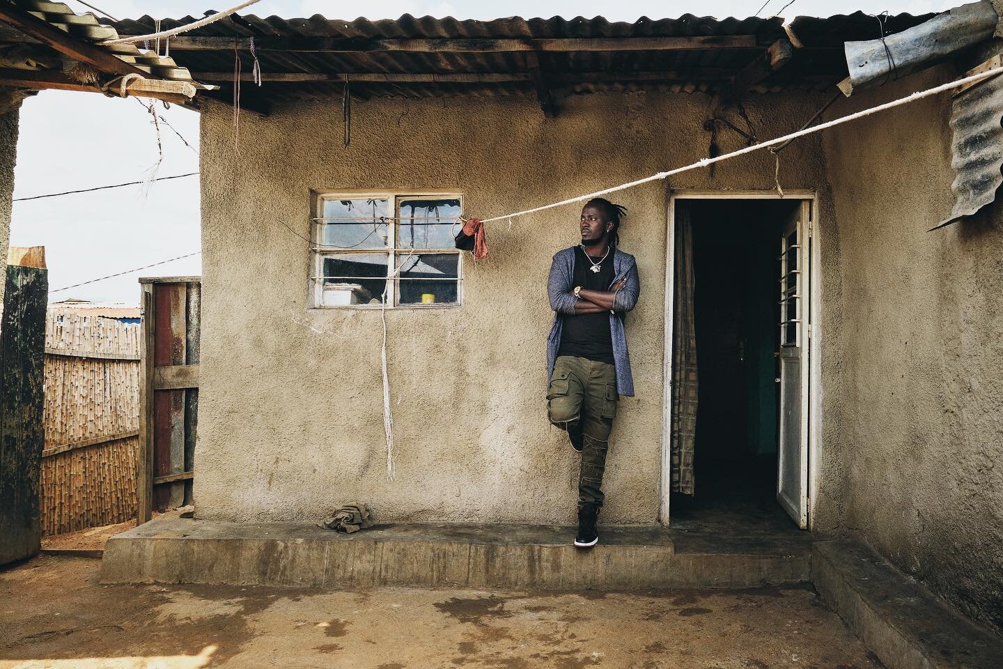 KIGALI, RWANDA 🇷🇼 !! Mon pr&eacute;f&eacute;r&eacute; des six &eacute;pisodes ❤️
Ce vendredi 25 octobre, 21h15 sur CANVAS
-
Mario Goossens (Triggerfinger) se rend dans six villes &agrave; travers le monde, six villes lourdement touch&eacute;es par 