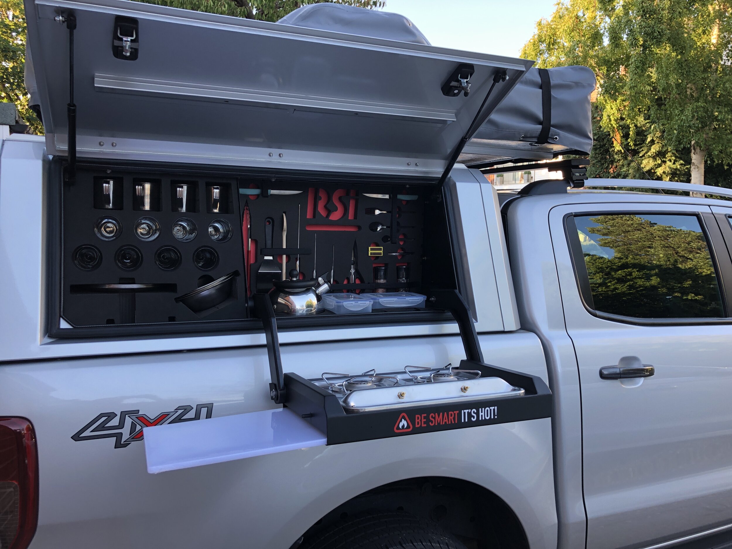 Jakes 'Van' - Silver Rhino