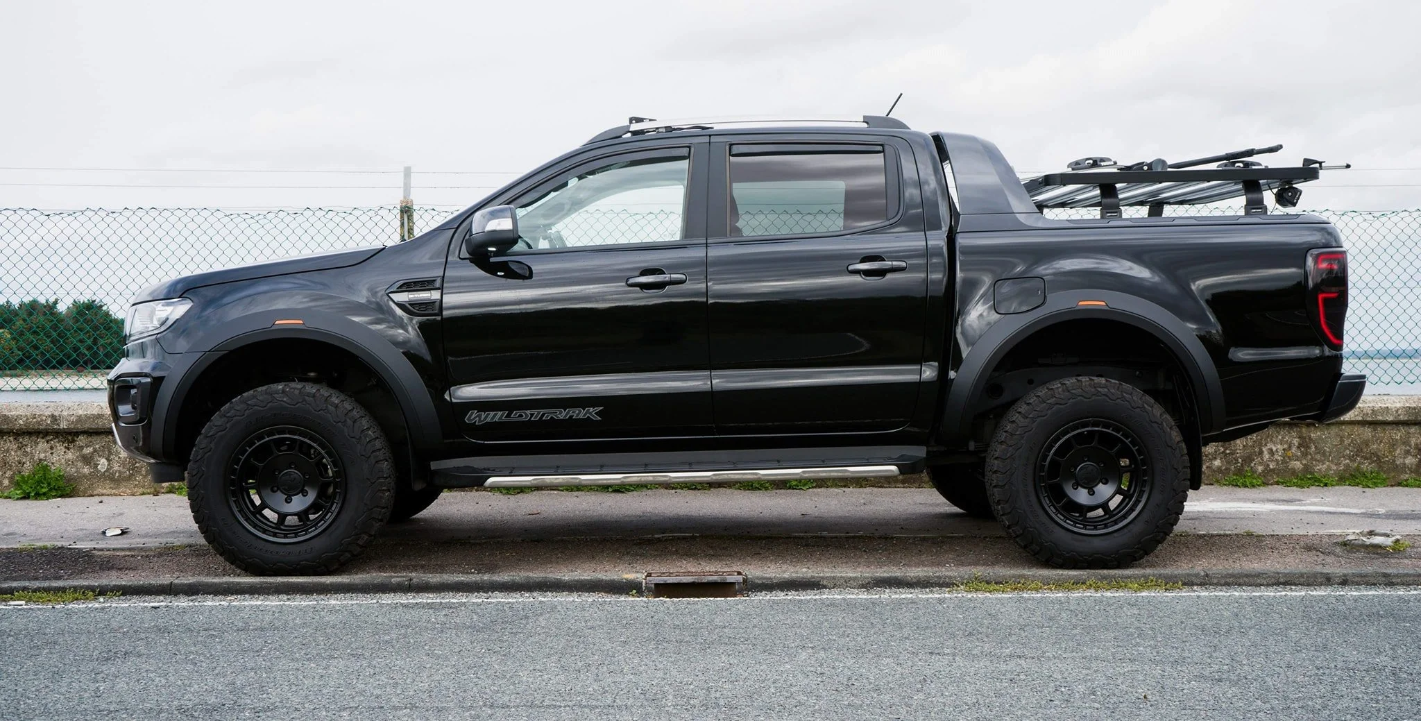 all_black_wildtrak 9.jpg