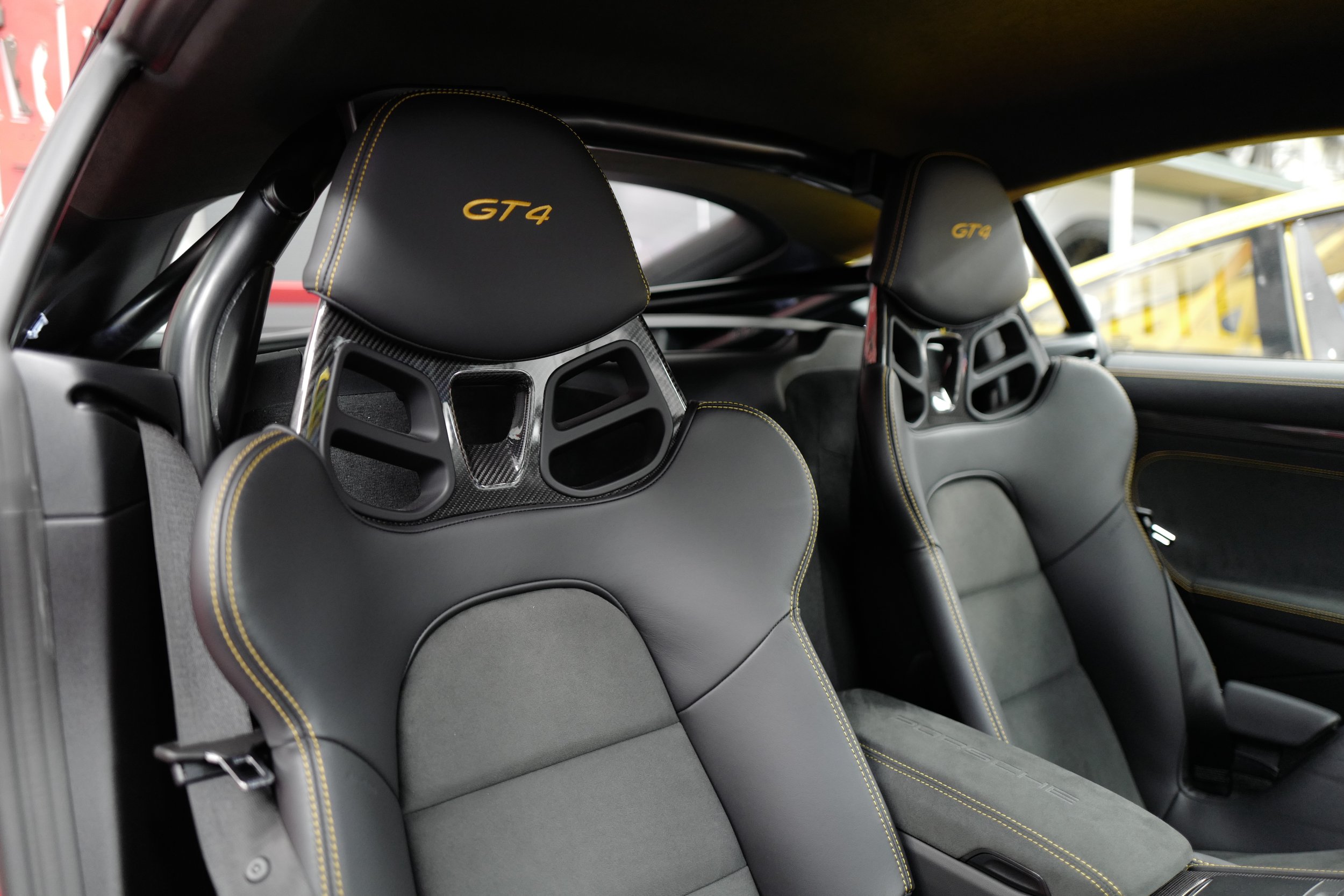 1.24 - GT4 Seats.JPG