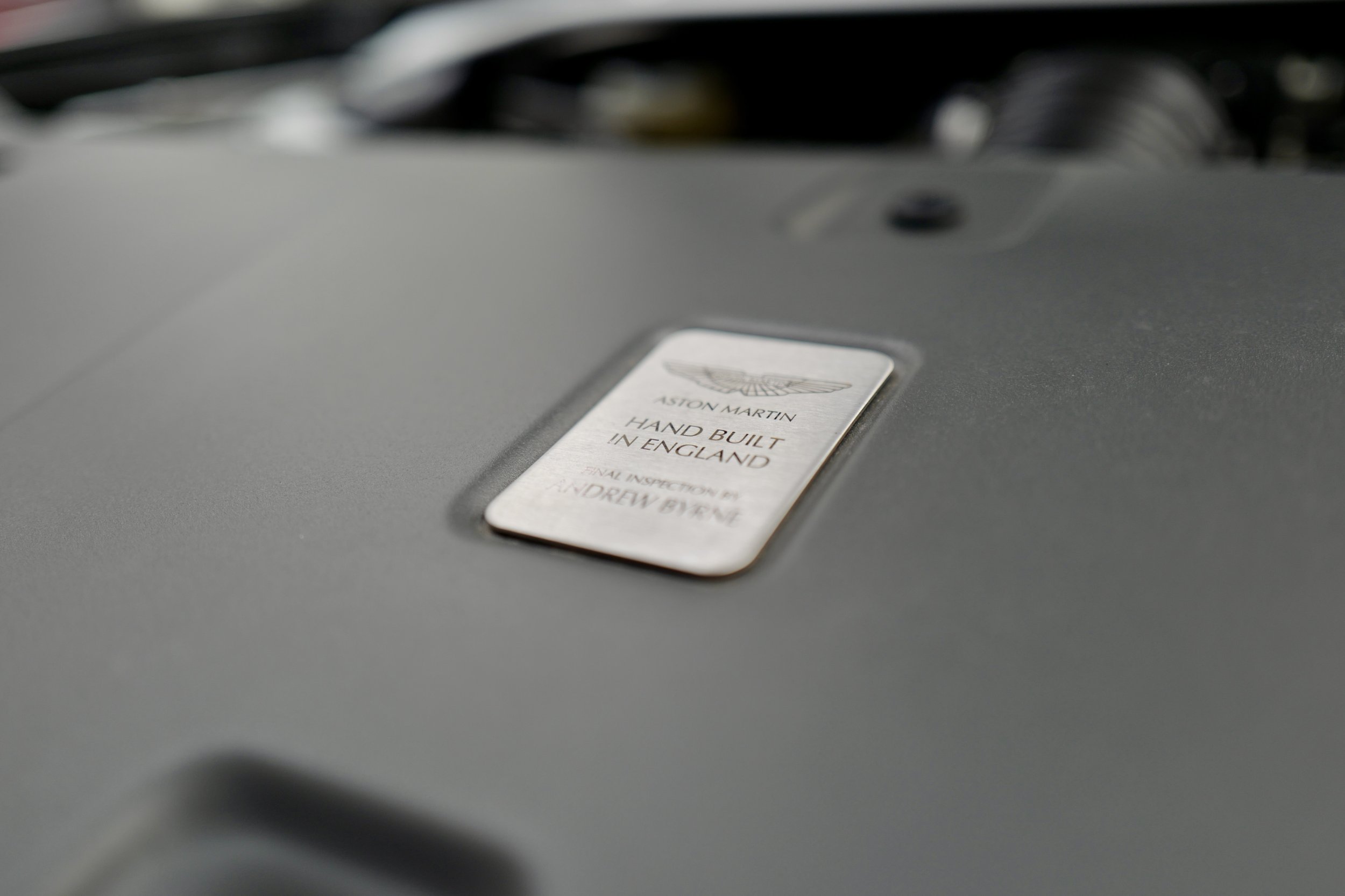 32. - V8 V S Engine badge.JPG