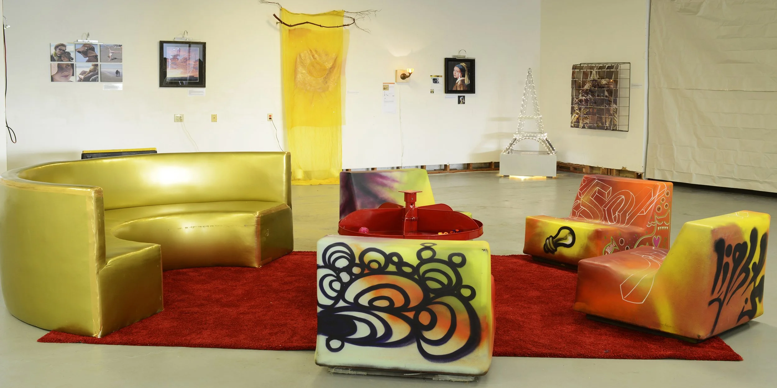 LOUNGE.jpg