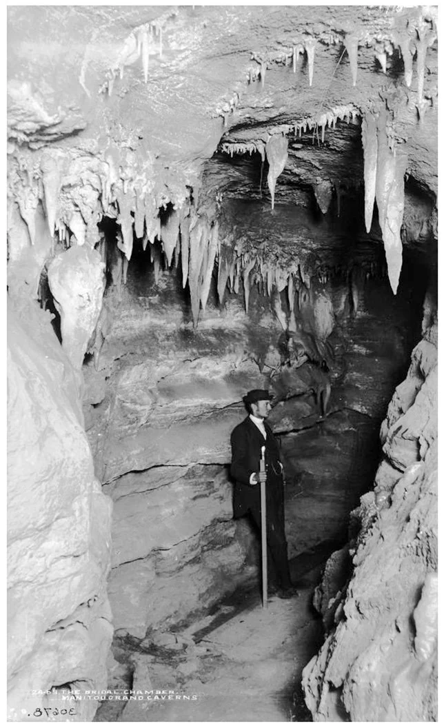 Haunted Lantern Tour: Cave of The Winds
