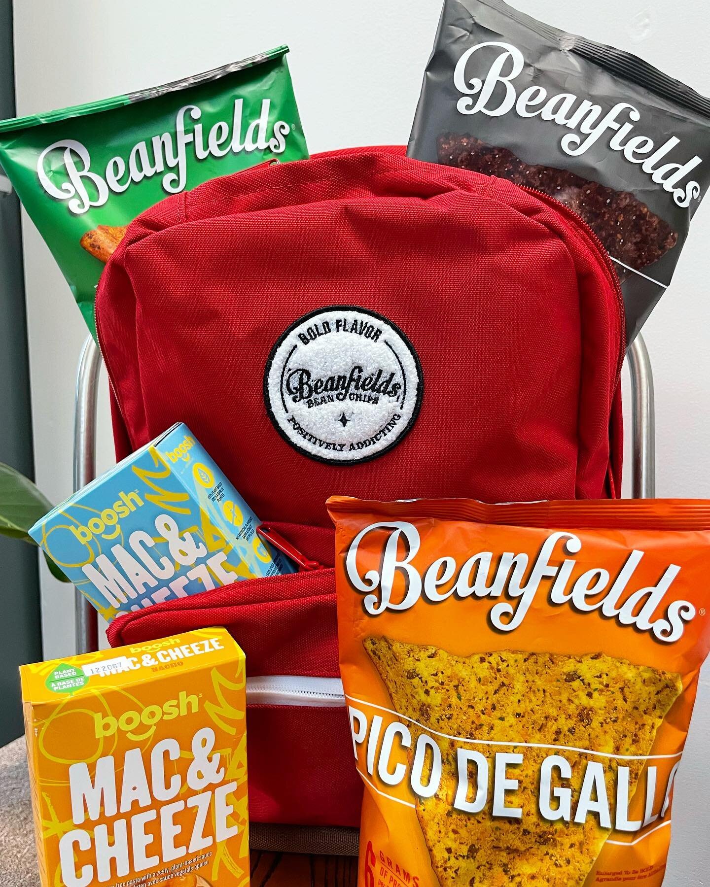 Back to School Giveaway! 🚌 

Enter to win a Herschel backpack, Boosh Better Cheddar and Nacho mac &amp; cheeze, and 3 bags of Beautiful Beanfields chips to get you ready for school! 🎒 

We&rsquo;ll be giving away two prizes to two separate winners 