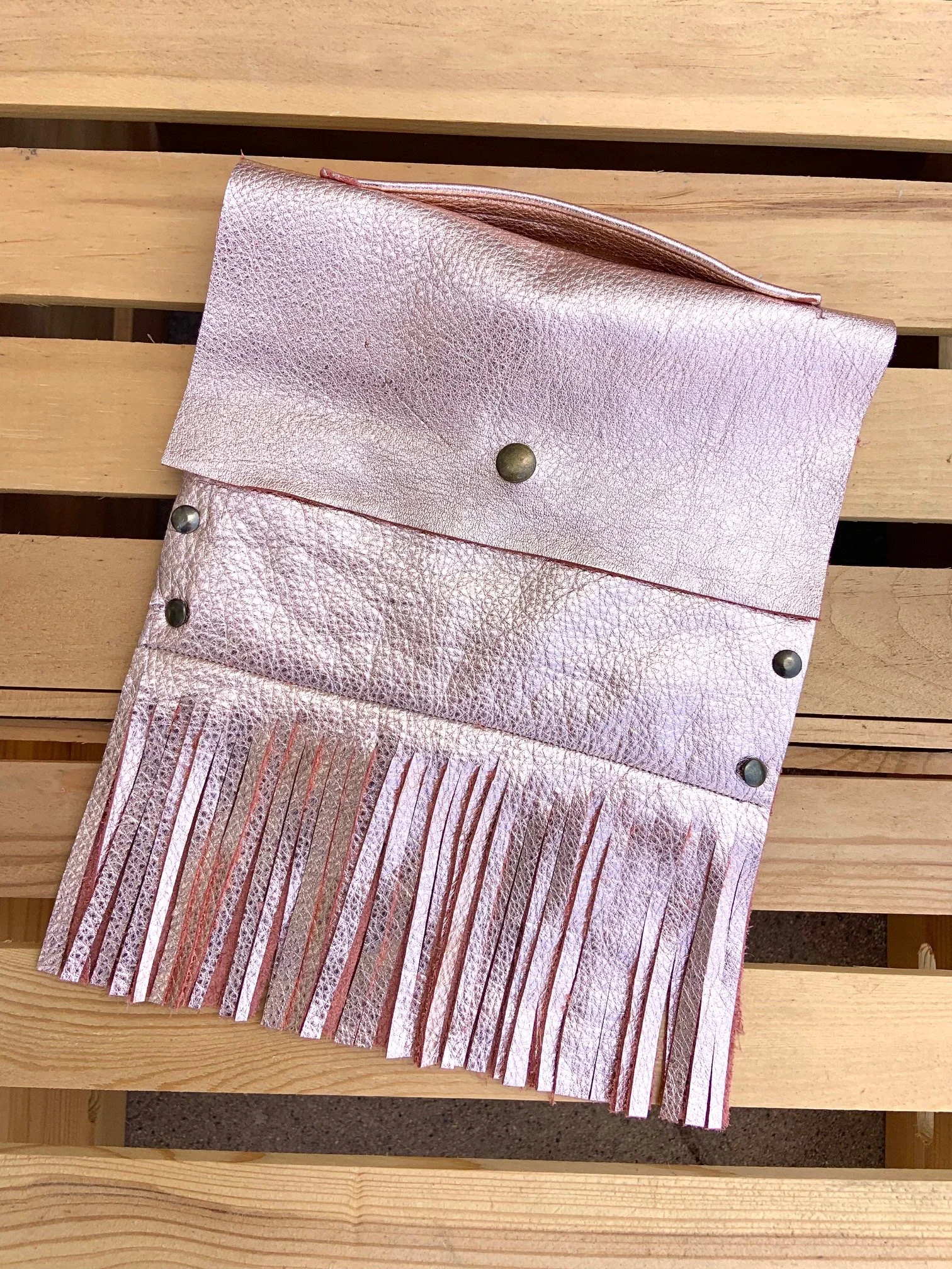 Mini Moi Fringe - Metallic Rose gold leather