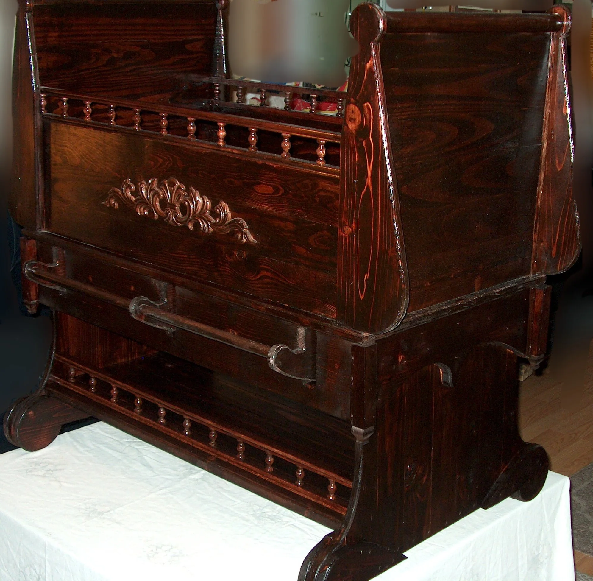 cradle with rocker stand.JPG