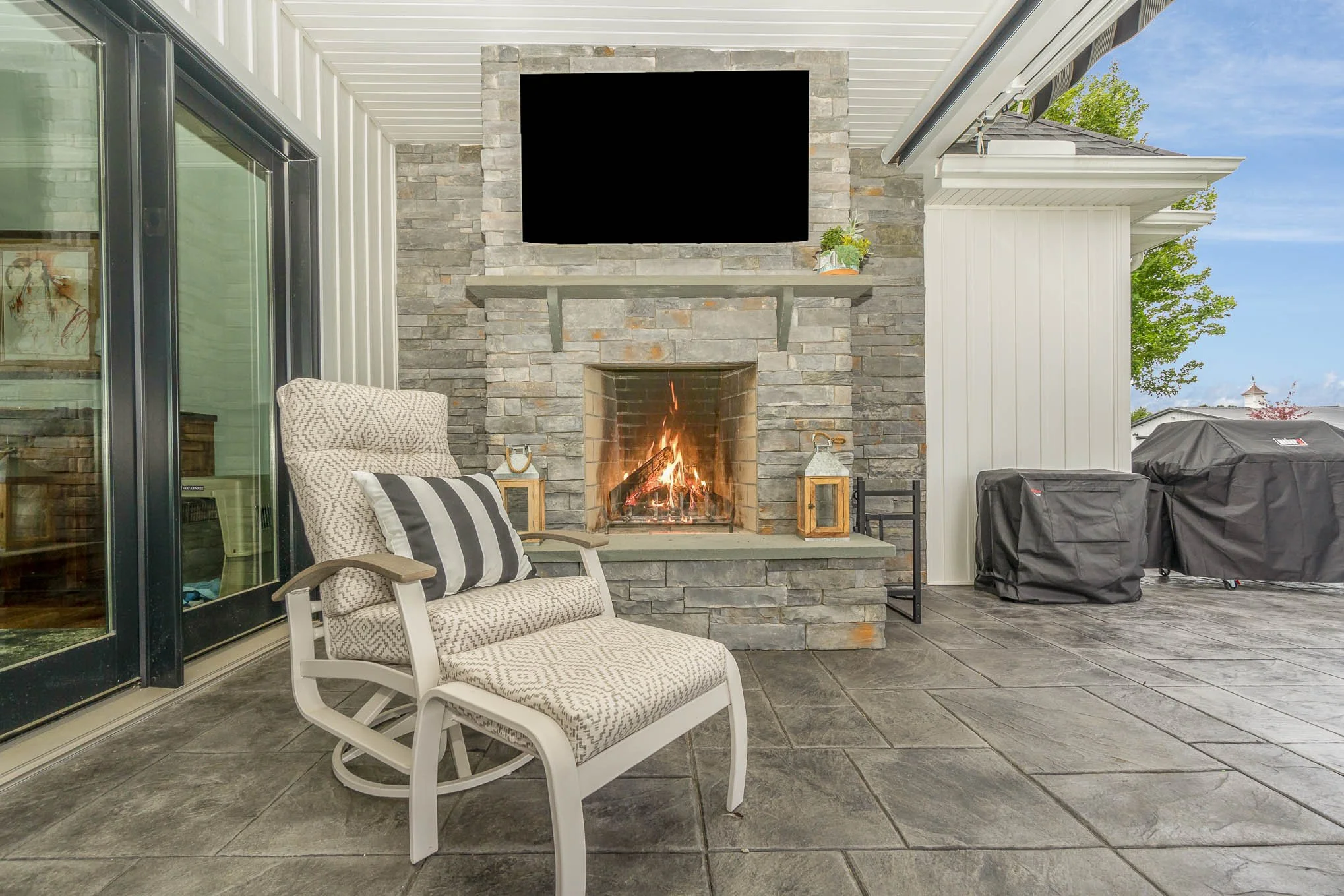 365 Hollowbrook ext_13-Edit.JPG