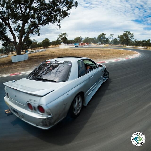 Could we get any closer ? Sure thing ! would the driver let us do it ? We hope so 😛 @vicdrift .
#drone #dronestagram #drones #droneoftheday #aerial  #aerialphoto #aerialphotography #dronelife #dronephotography #quadcopter #fpv #fpvdrone #uav #quadco