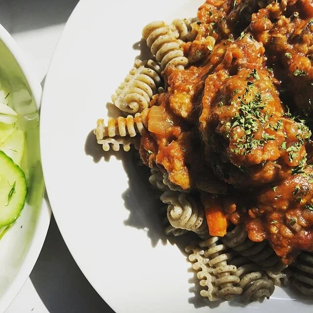 Hemp radiators with banana 🍌 peel &lsquo;meatless&rsquo; meatballs @chefjana and a cucumber fennel salad dressed with vinegar, lime and dill. #vegetarian#vegetarianfood#vegan#wholefoodsplantbased#wholefoodsplantbaseddiet#veganchef#plantbasedmeal#pla