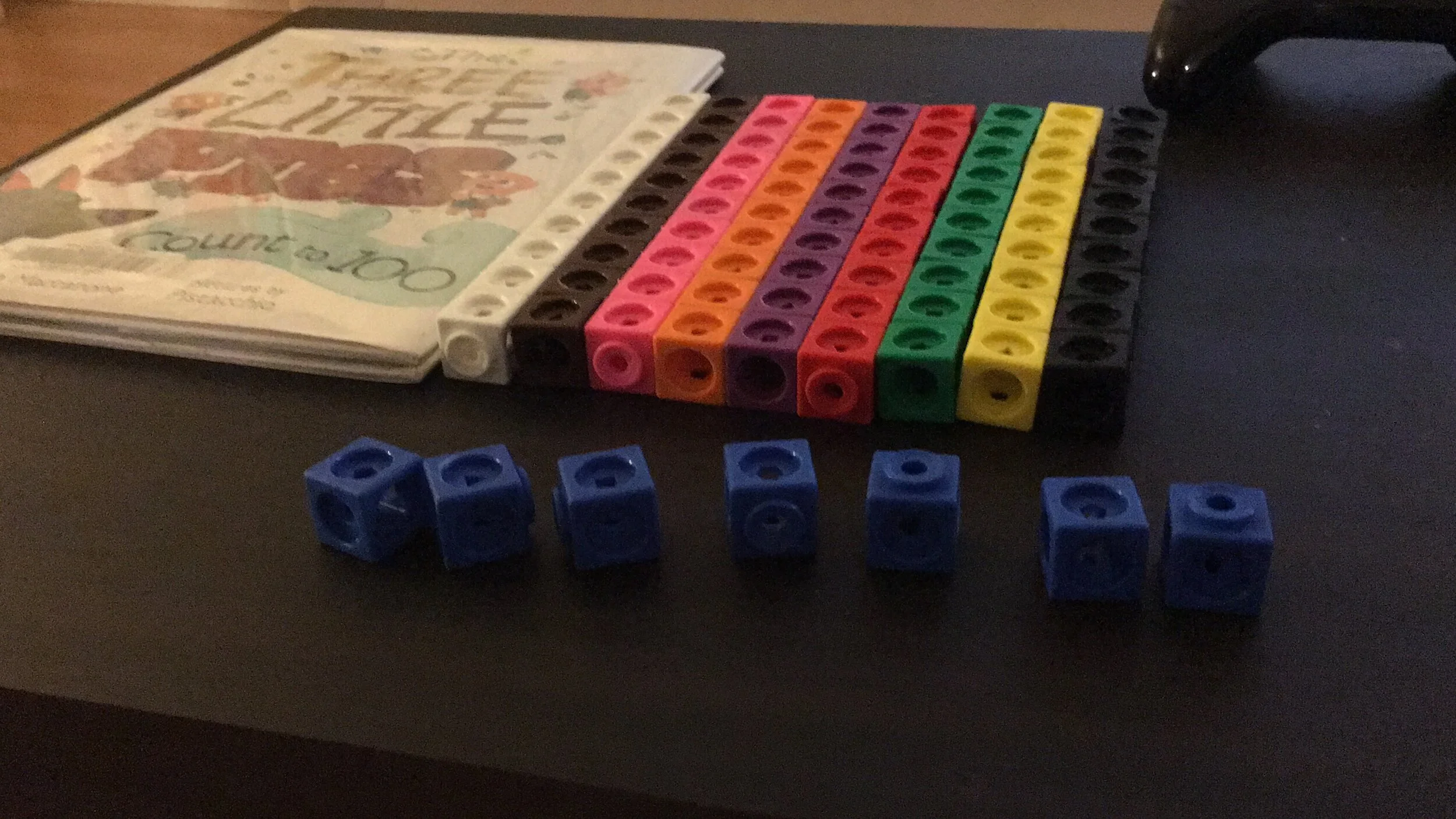 Counting to 100 with MathLink Cubes