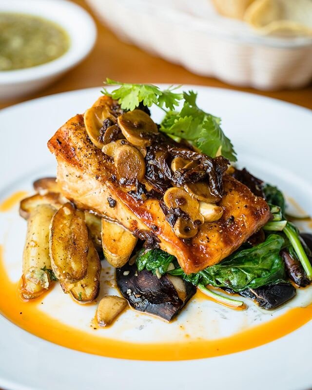 Our Pescado al Mojo de Ajo is a light dish, but the toasted garlic-chipotle salsa give it a rich character and depth.
.
PESCADO AL MOJO DE AJO - Grilled market fish, Bloomsdale spinach, portobello mushrooms, fingerling potatoes, toasted garlic-chipot