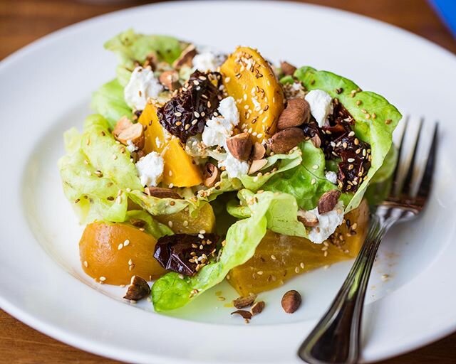 BEET the heat with our refreshing beet salad!
.
ENSALADA DE BETABEL - Butter lettuce, gold beets, goat cheese, almonds, sesame, pickled ancho chile
.
#centrococina #beetsalad #eatersacramento #exploresacramento #midtownsac #eatsacramento #sacfarm2for