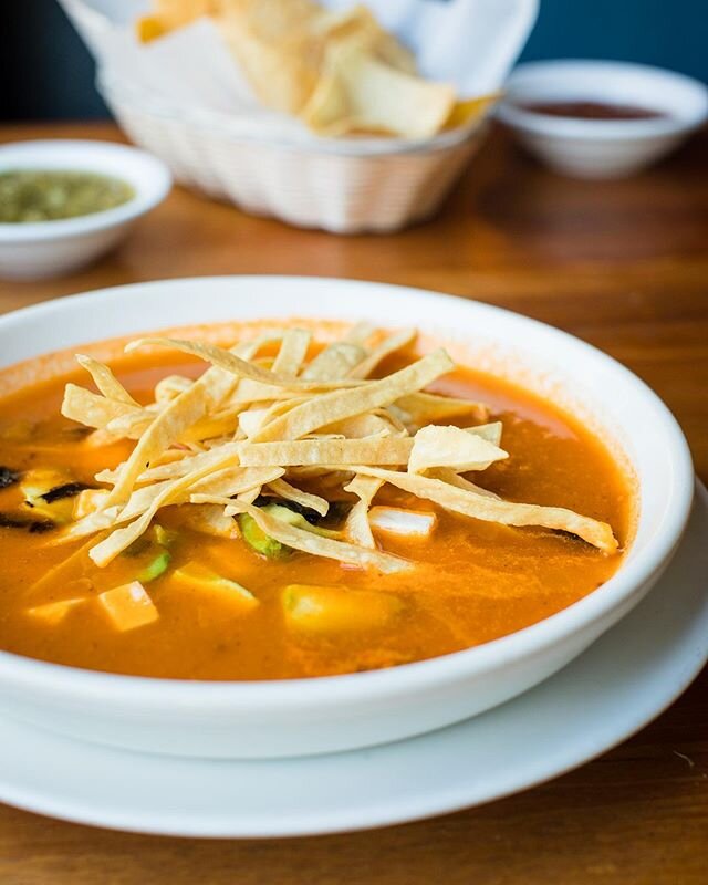 When the weather chills for a day, tortilla soup is the way.
.
#centrococina #tortillasoup #eatersacramento #exploresacramento #midtownsac #eatsacramento #sacfarm2fork #igersac #sacfoodie #sacfoodies #scoutsac #foodiesofsac #sacfoodandbooze #saceats 