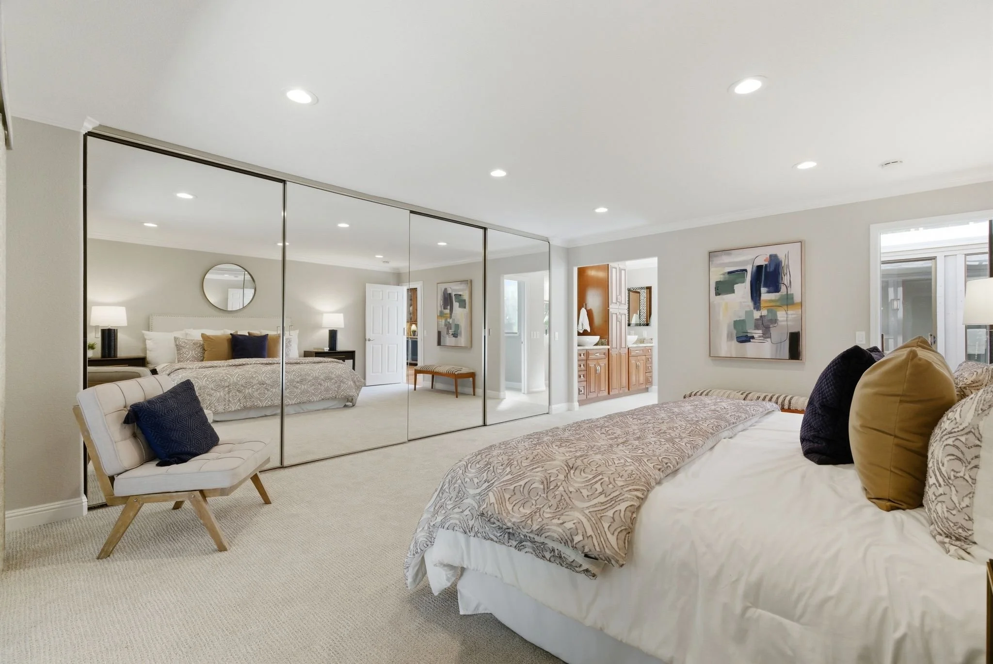 1-26 Deep Well Ln master bed.jpg