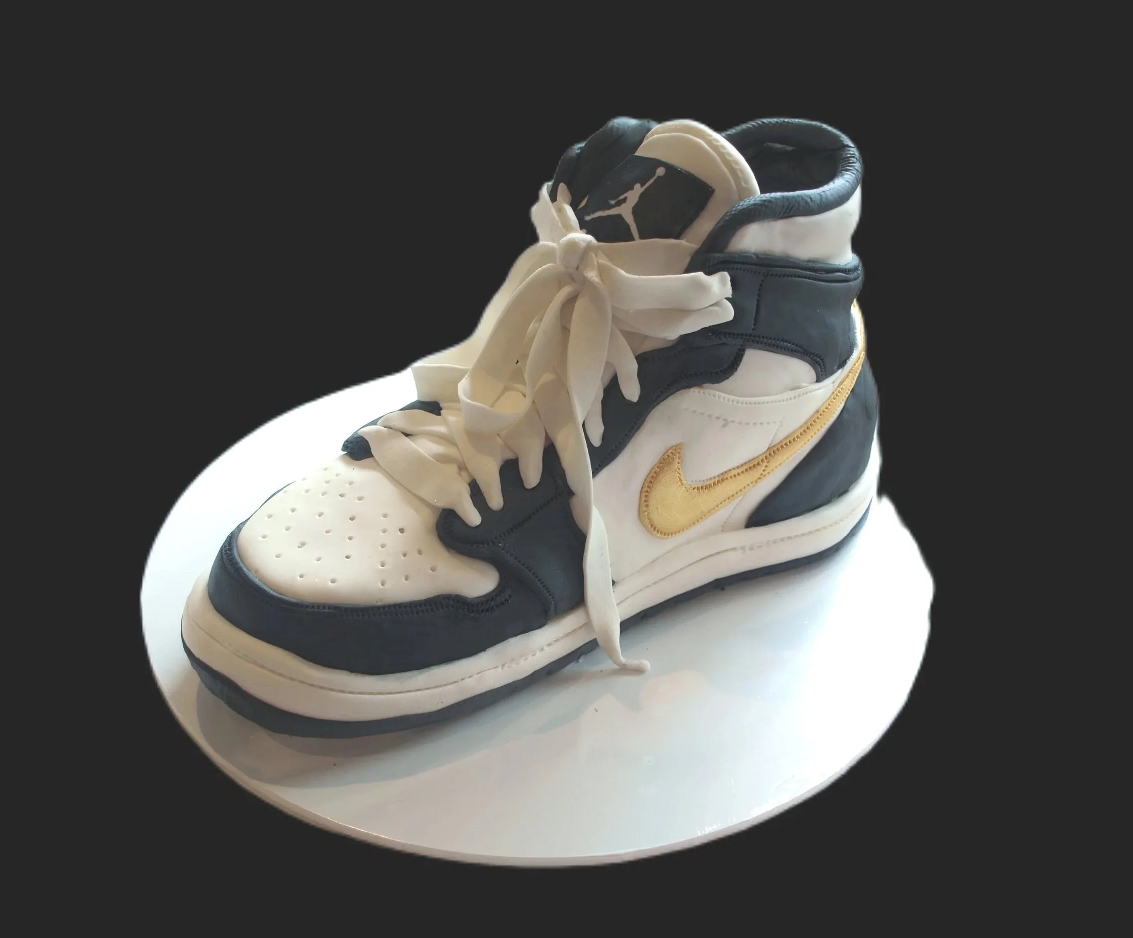 nike-air-shoe-cake-melbourne-cakes-custom-birthday-wedding-celebration-corporate-event-creative-cake-art.jpg