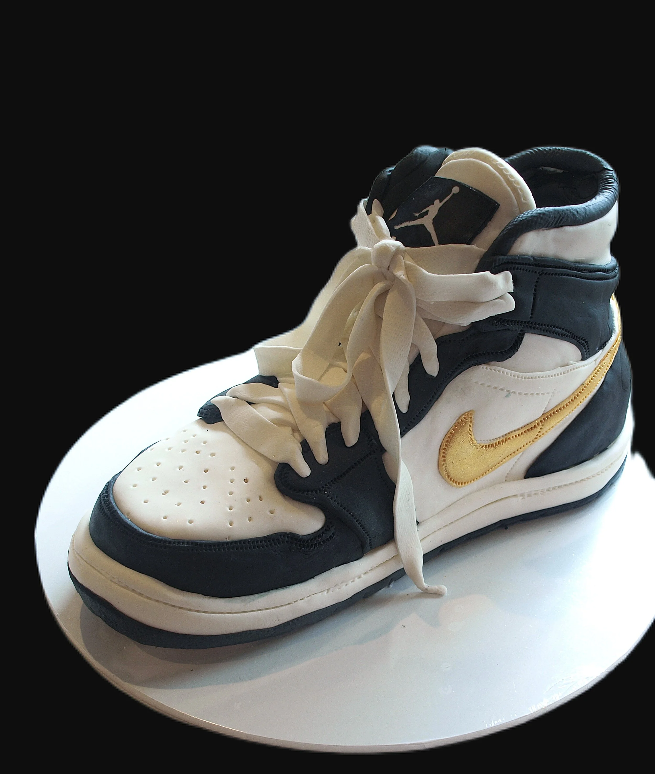 nike-air-shoe-cake-melbourne-cakes-custom-birthday-wedding-celebration-corporate-event-creative-cake-art.jpg