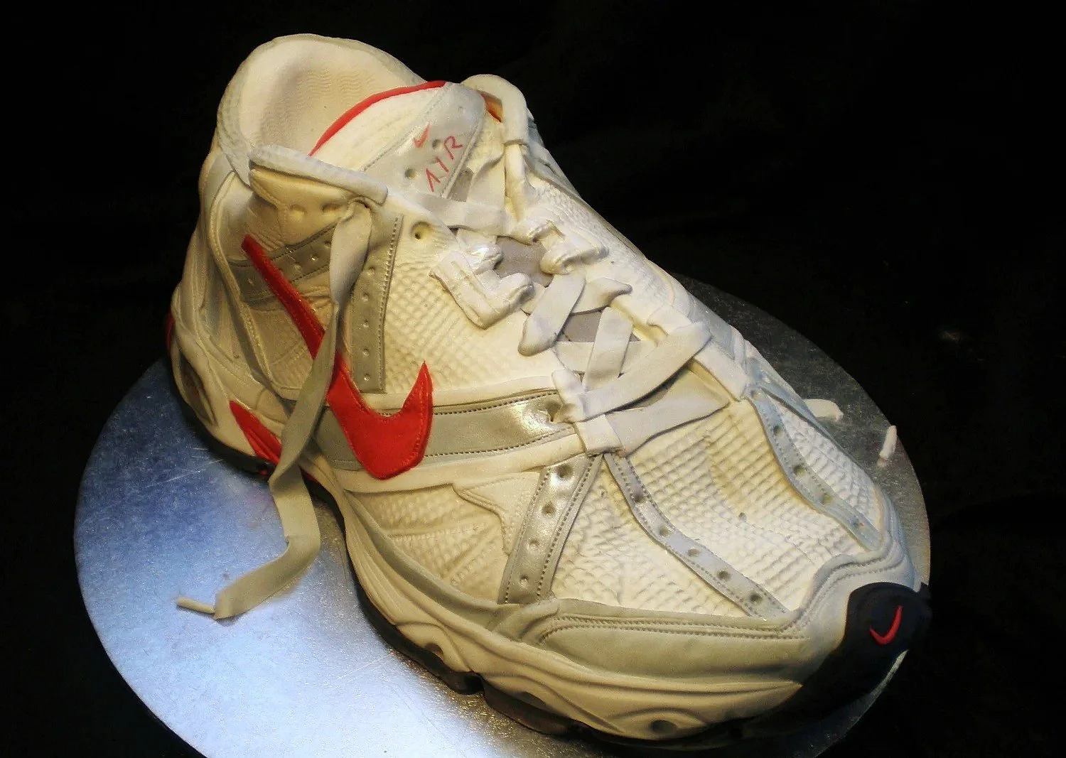 nike-air-cake-incredible-cakes-melbourne-creative-cake-art-illusion-novelty-cakes.jpg