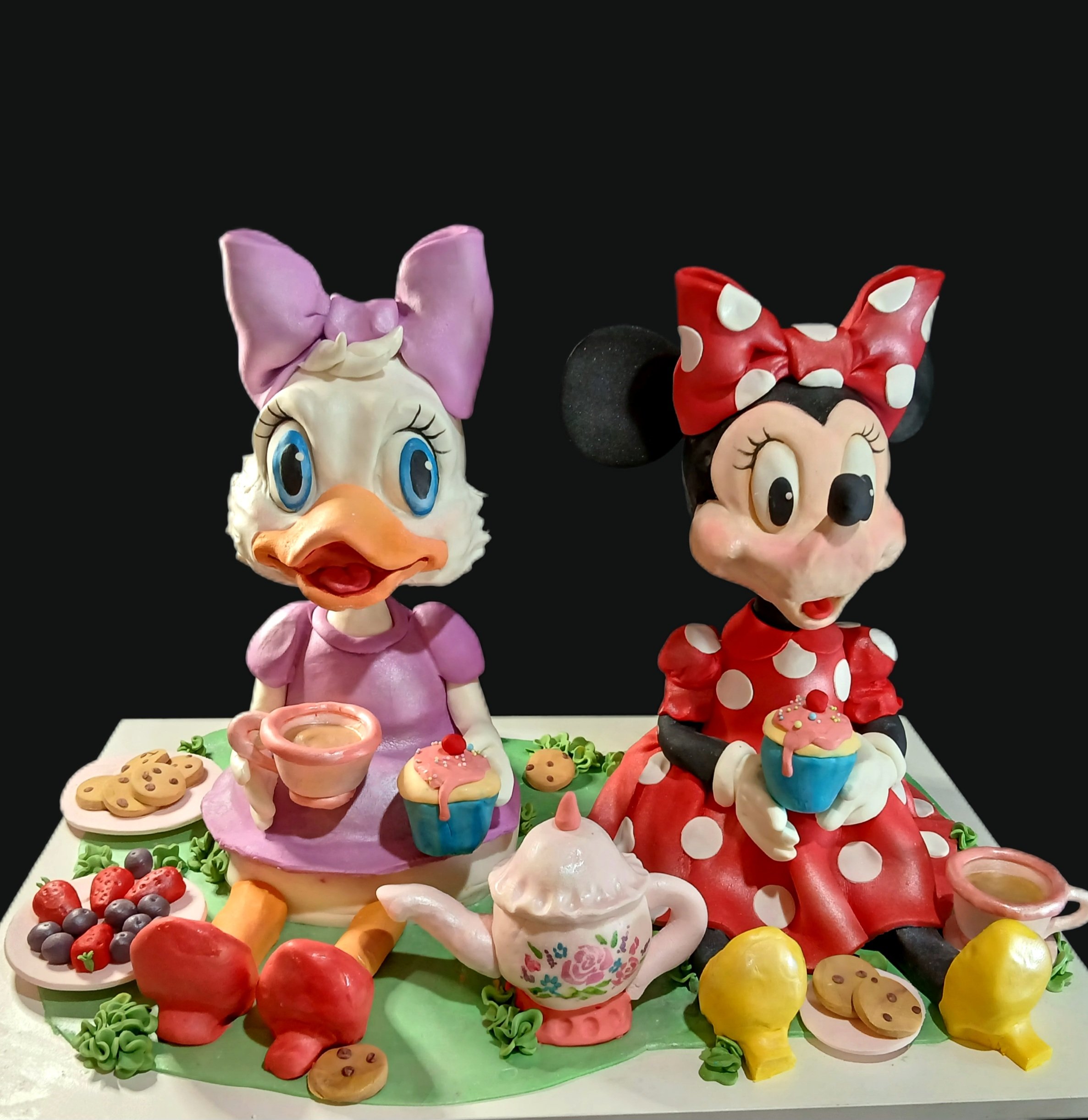 minnie-mouse-daisy-duck-disney-3d-cake-sculpture-kids-birthday-cakes-cake-melbourne-.jpg